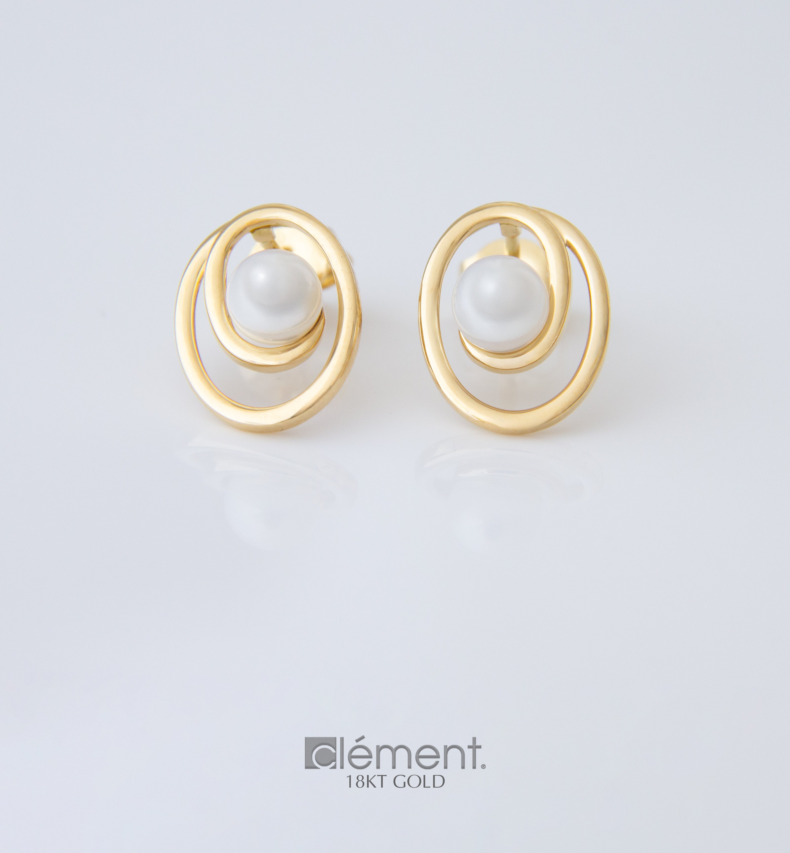 18ct Yellow Gold FW Cultured Pearl Earrings