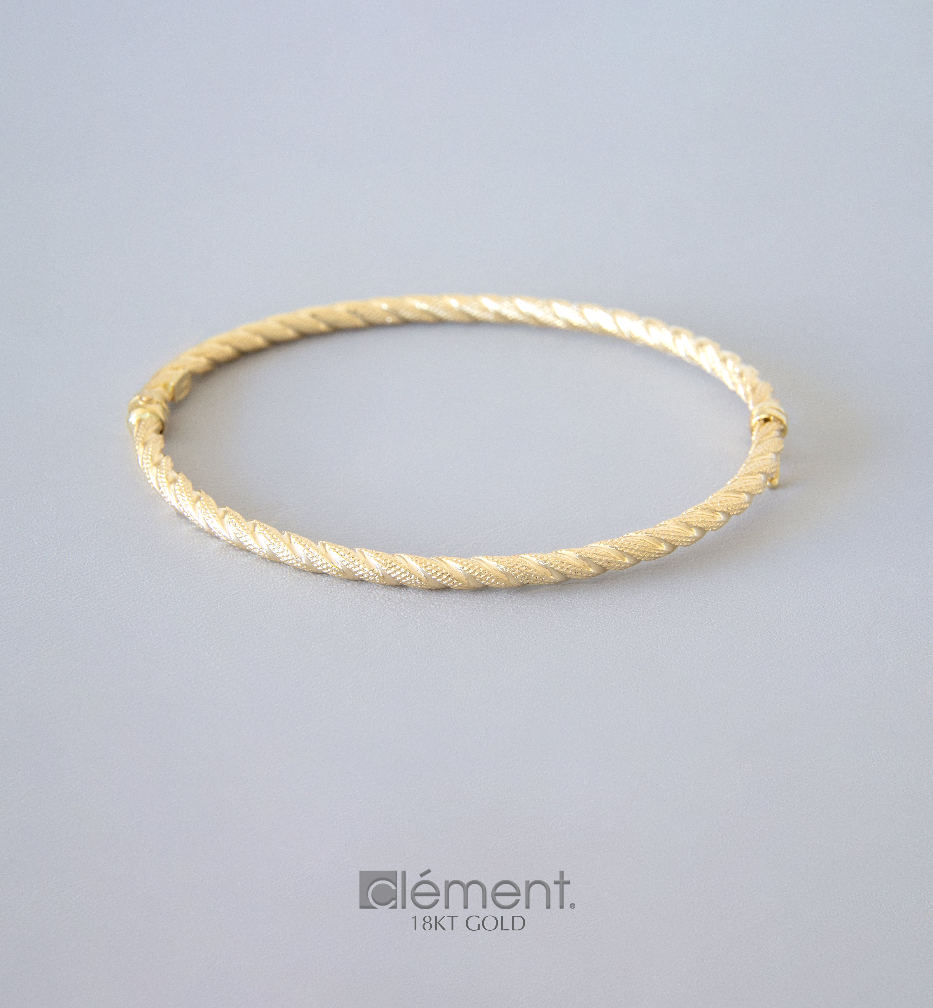 18ct Yellow Gold Bangle