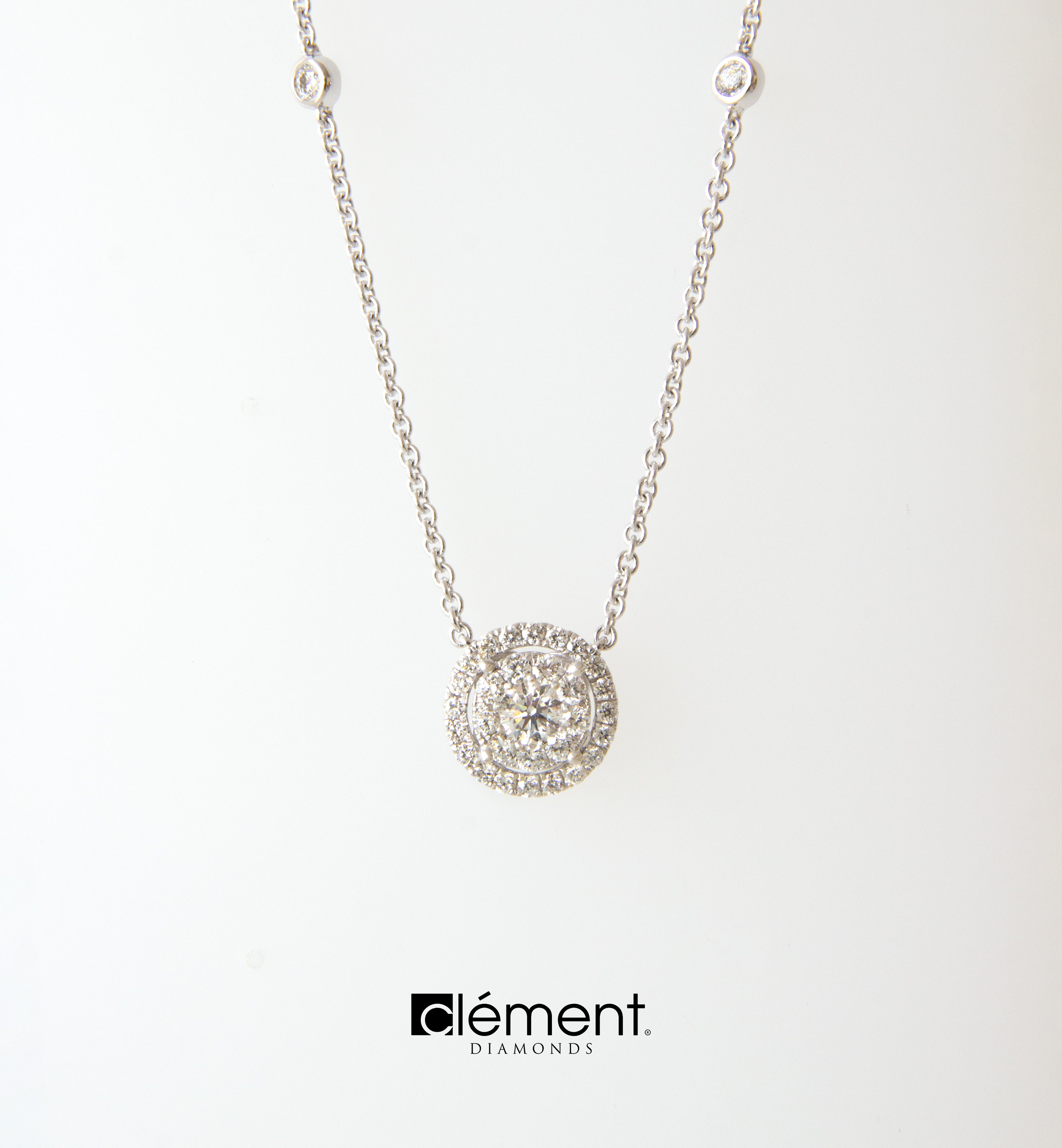 18ct White Gold Natural Diamond Circle Pendant