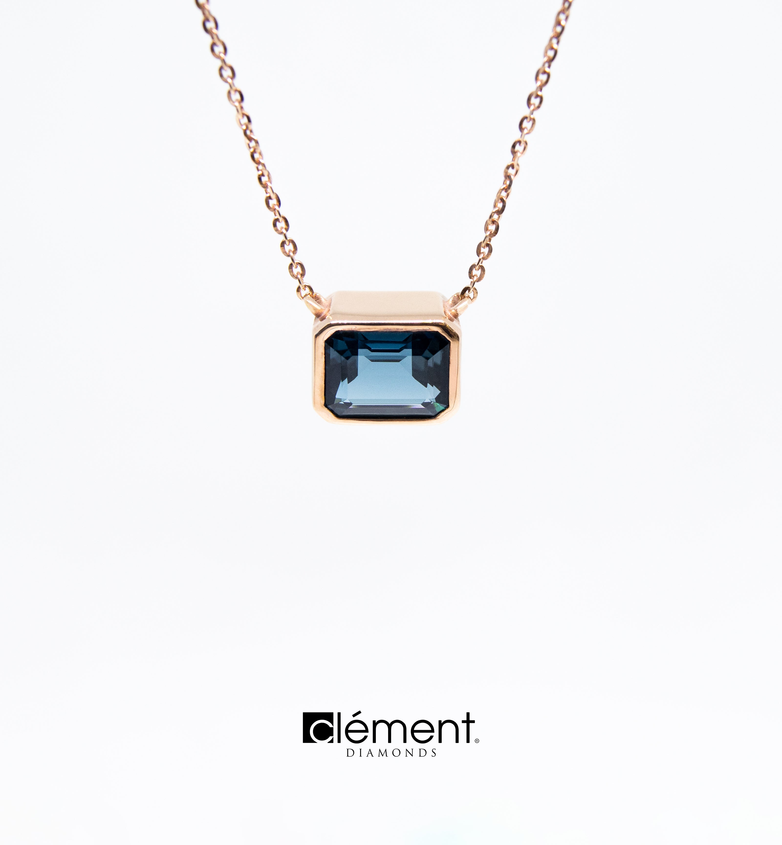 18ct Rose Gold London Blue Topaz Pendant