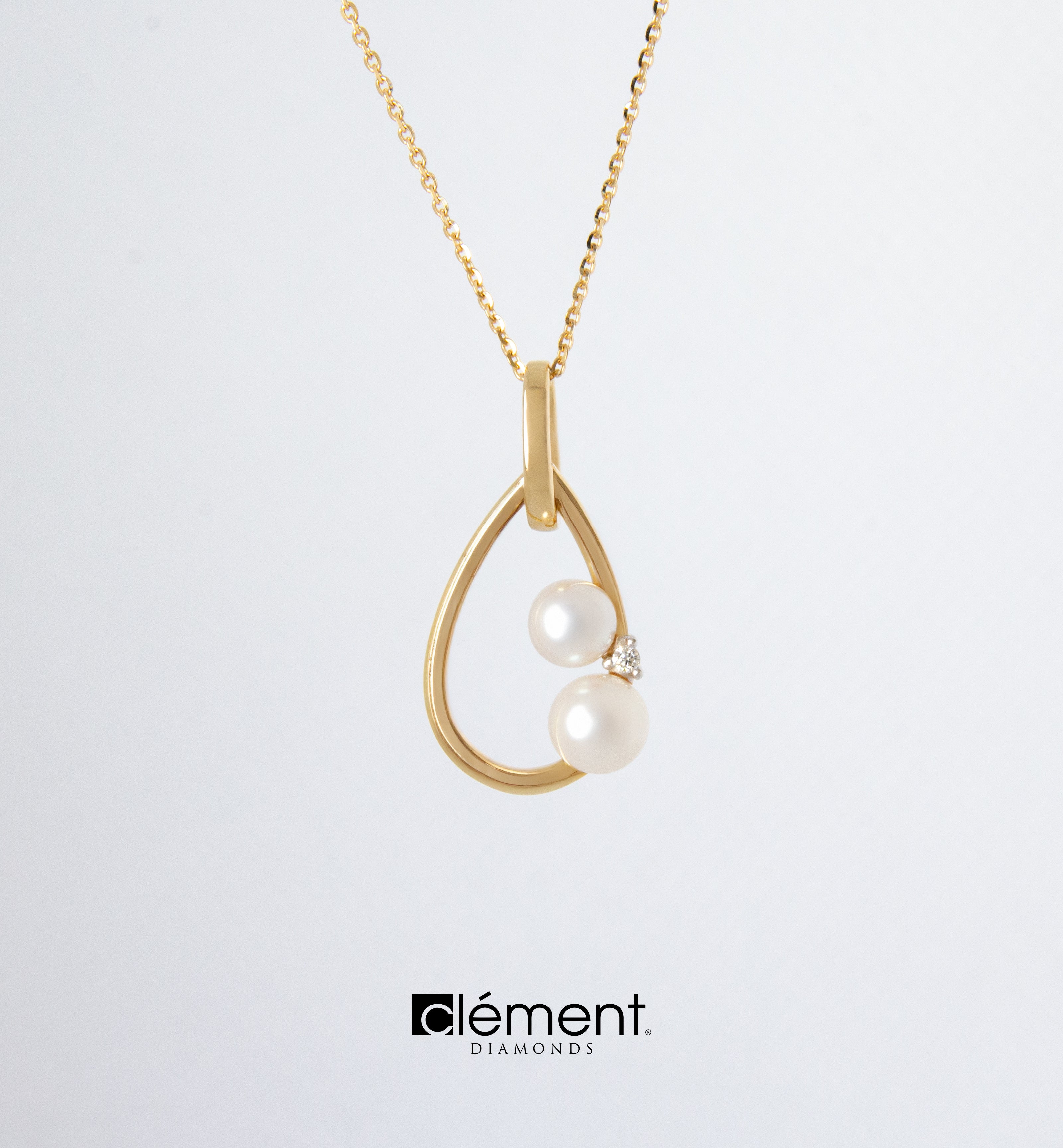 18ct Yellow Gold Pearl and Diamond Pendant