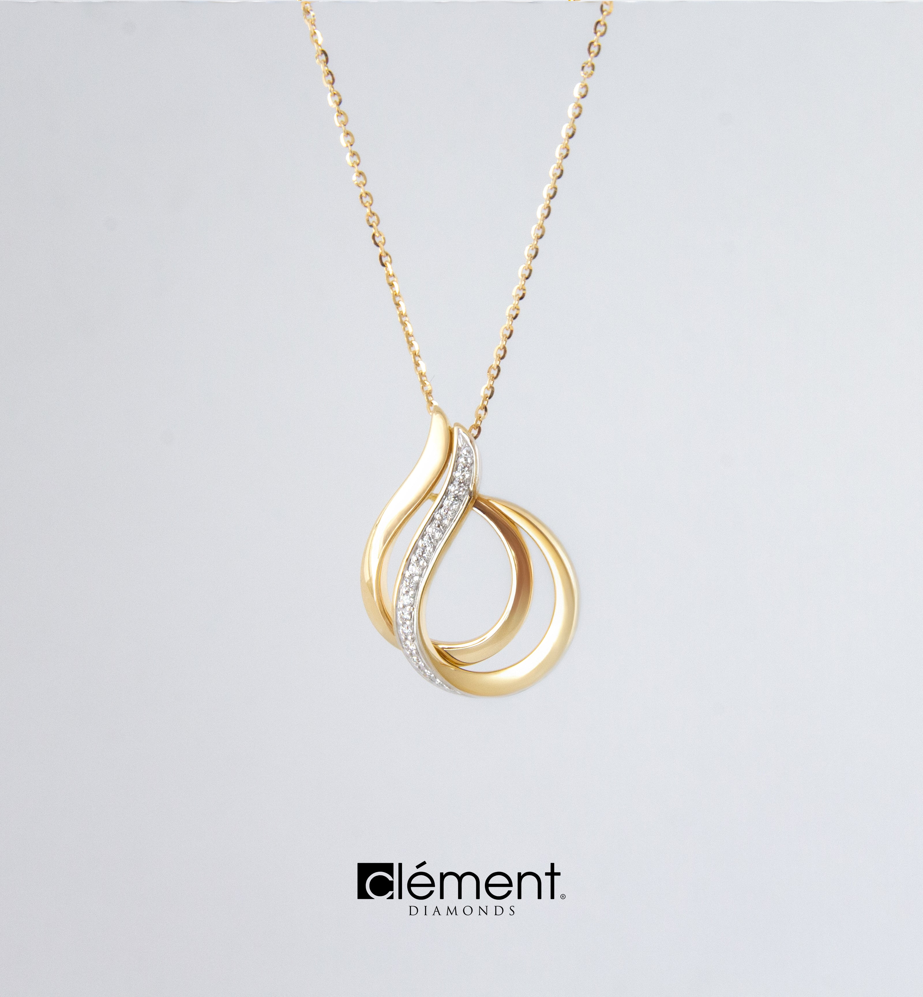 18ct Gold Diamond Design Pendant
