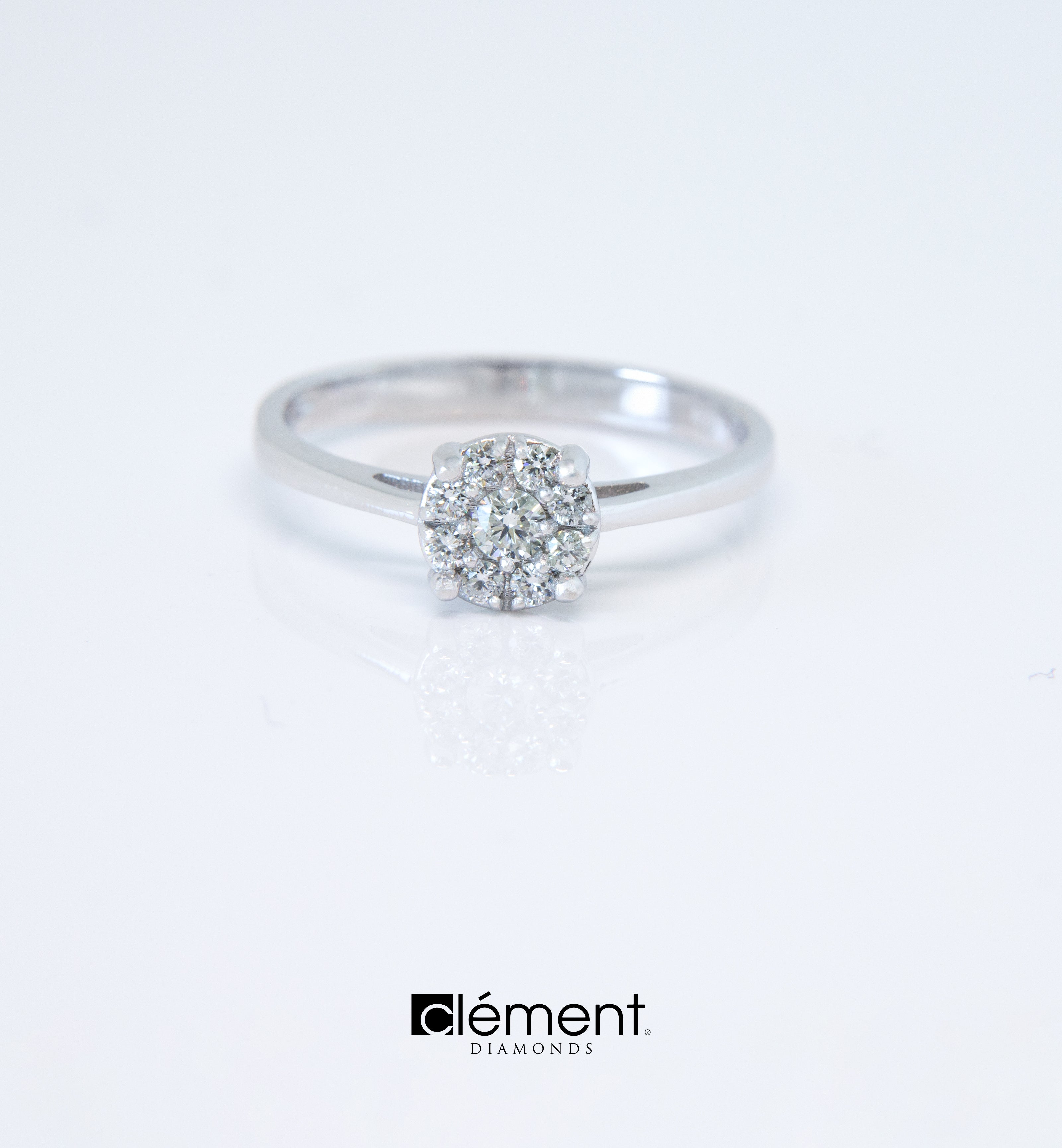 18ct Gold Cluster of Diamond Ring