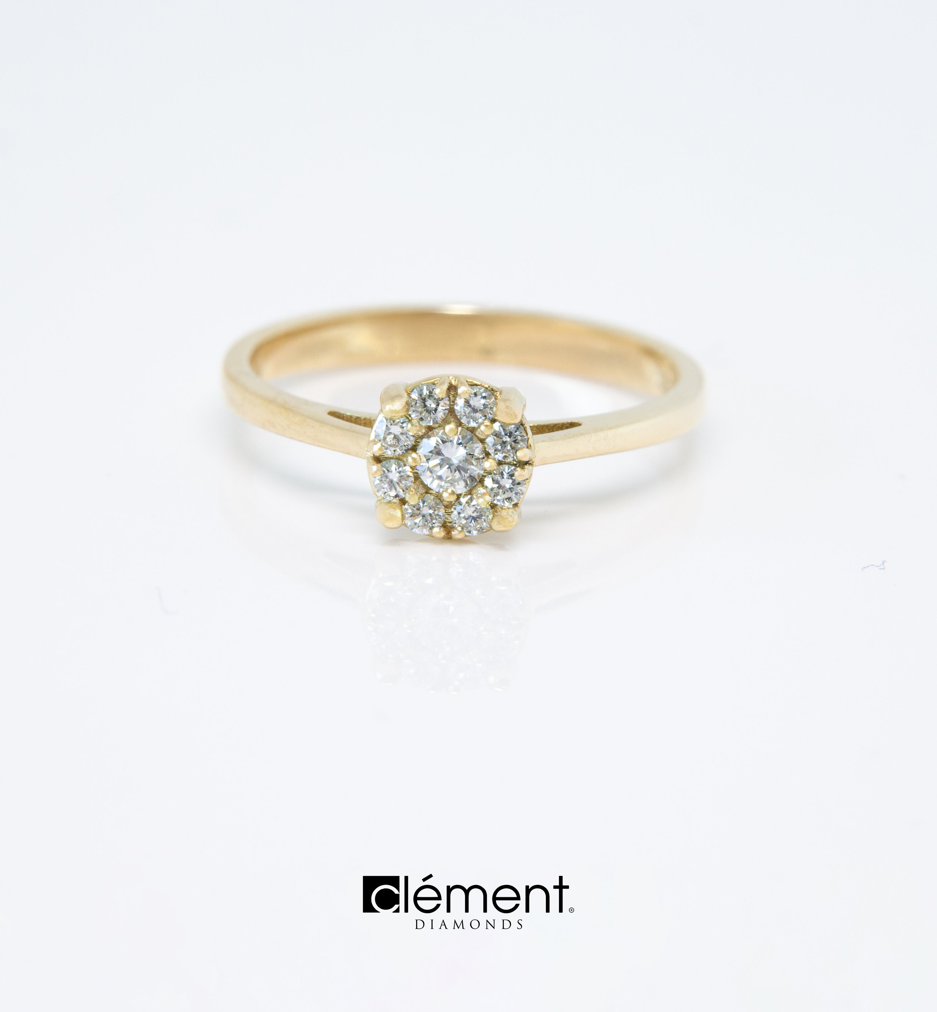 18ct Gold Cluster of Diamond Ring