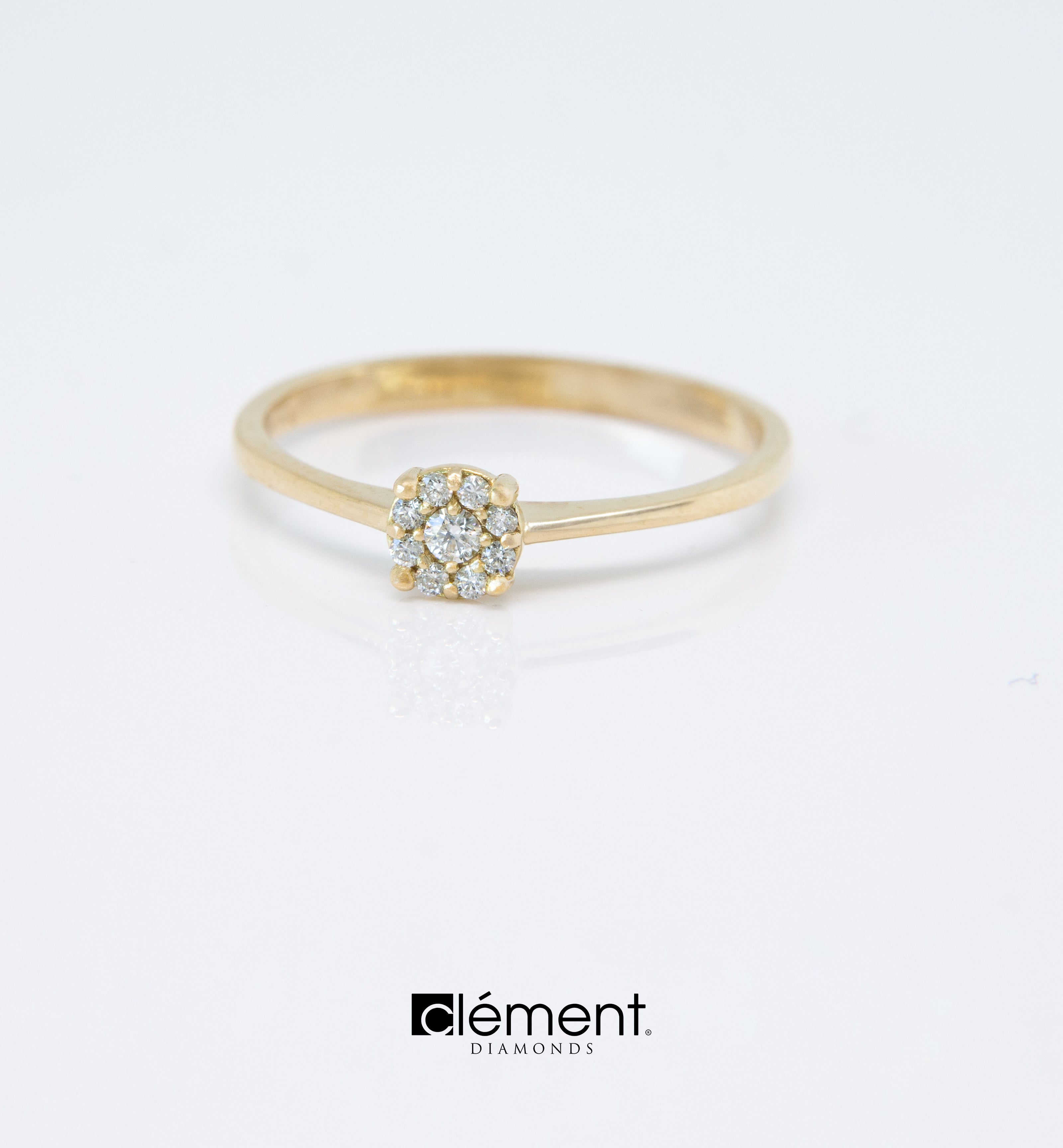 18ct Gold Cluster of Diamond Ring
