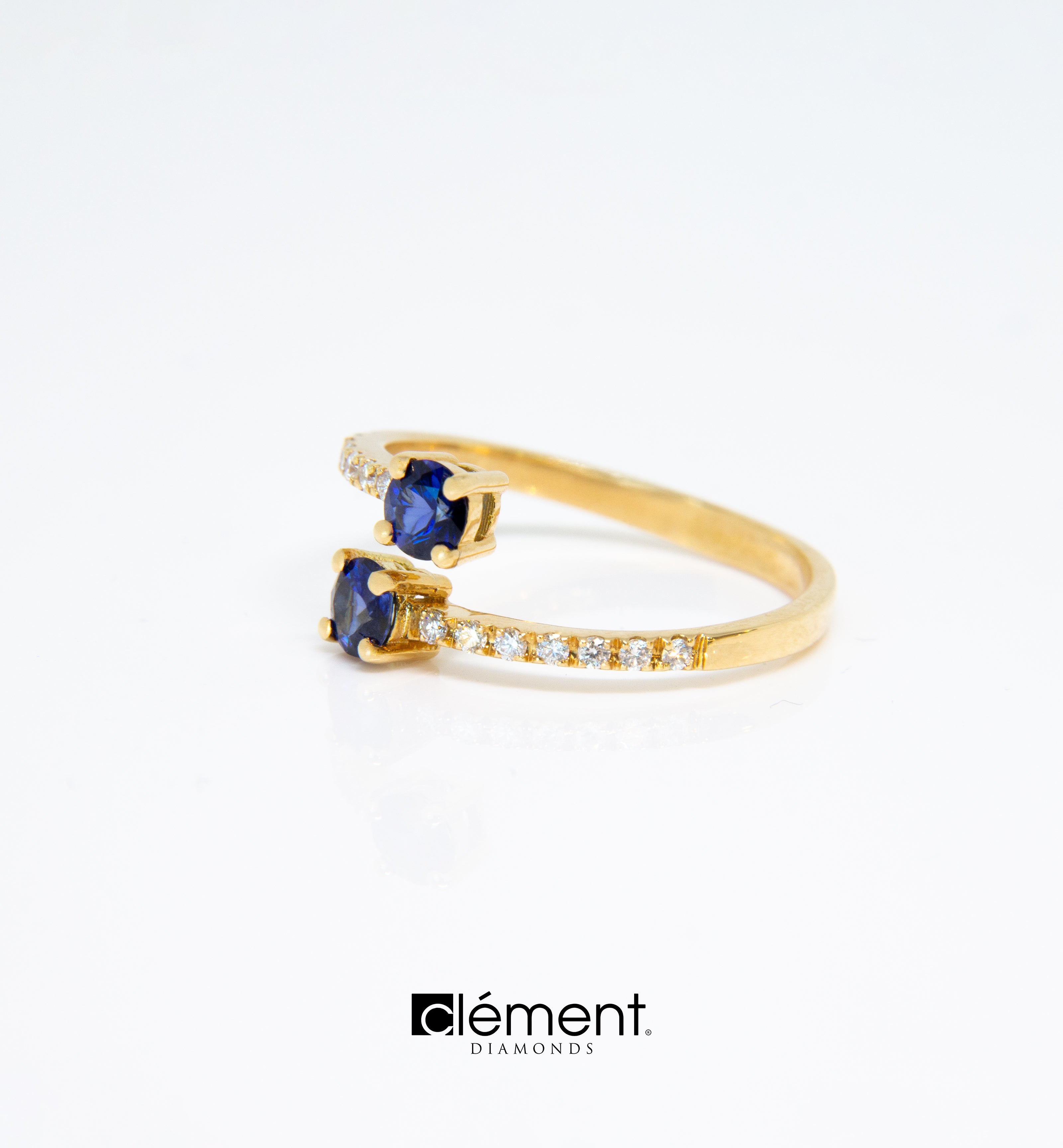 18ct Yellow Gold Ring with Diamonds and Blue Sapphire