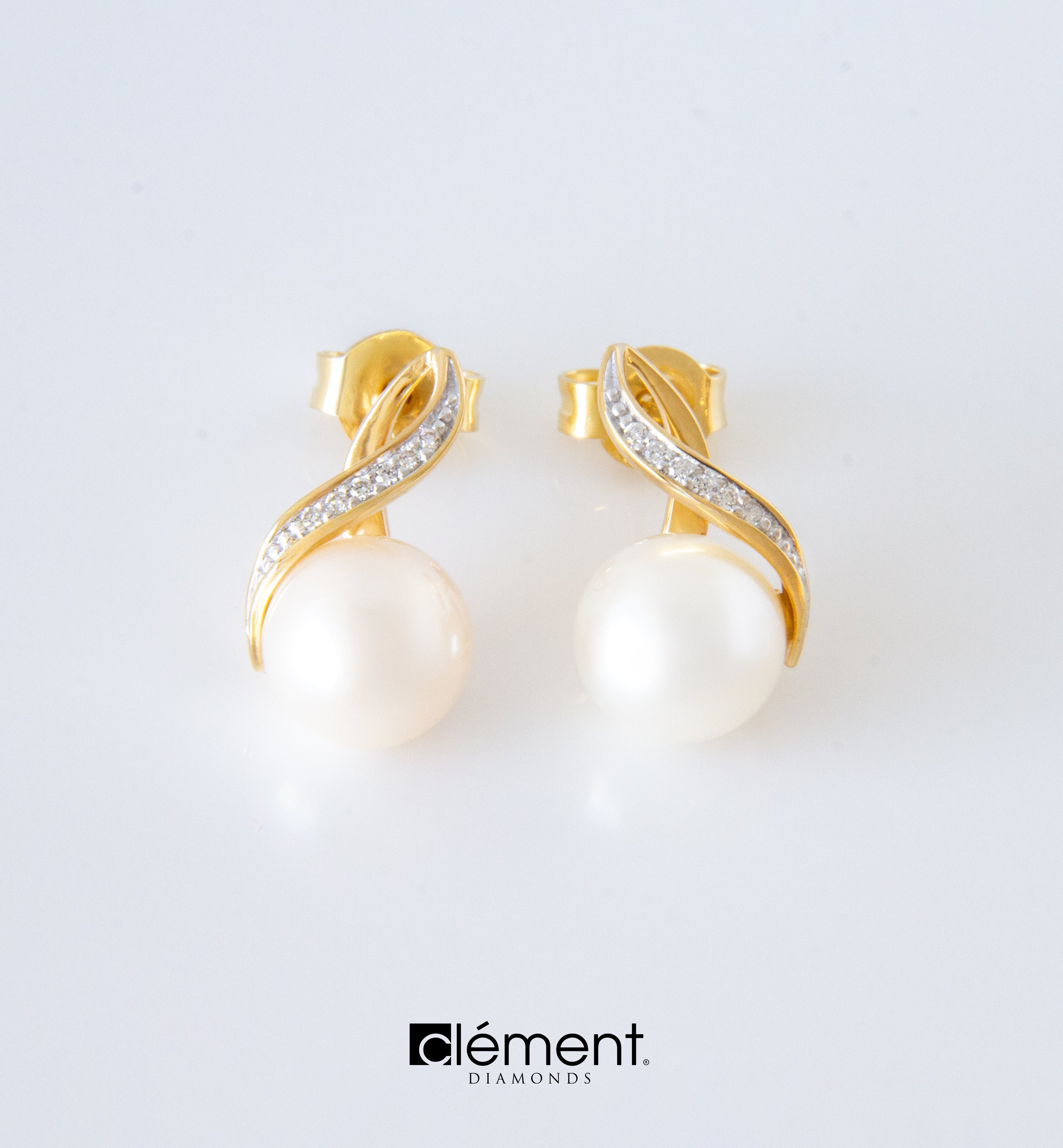 18ct Yellow Gold Diamond and Pearl Earrings
