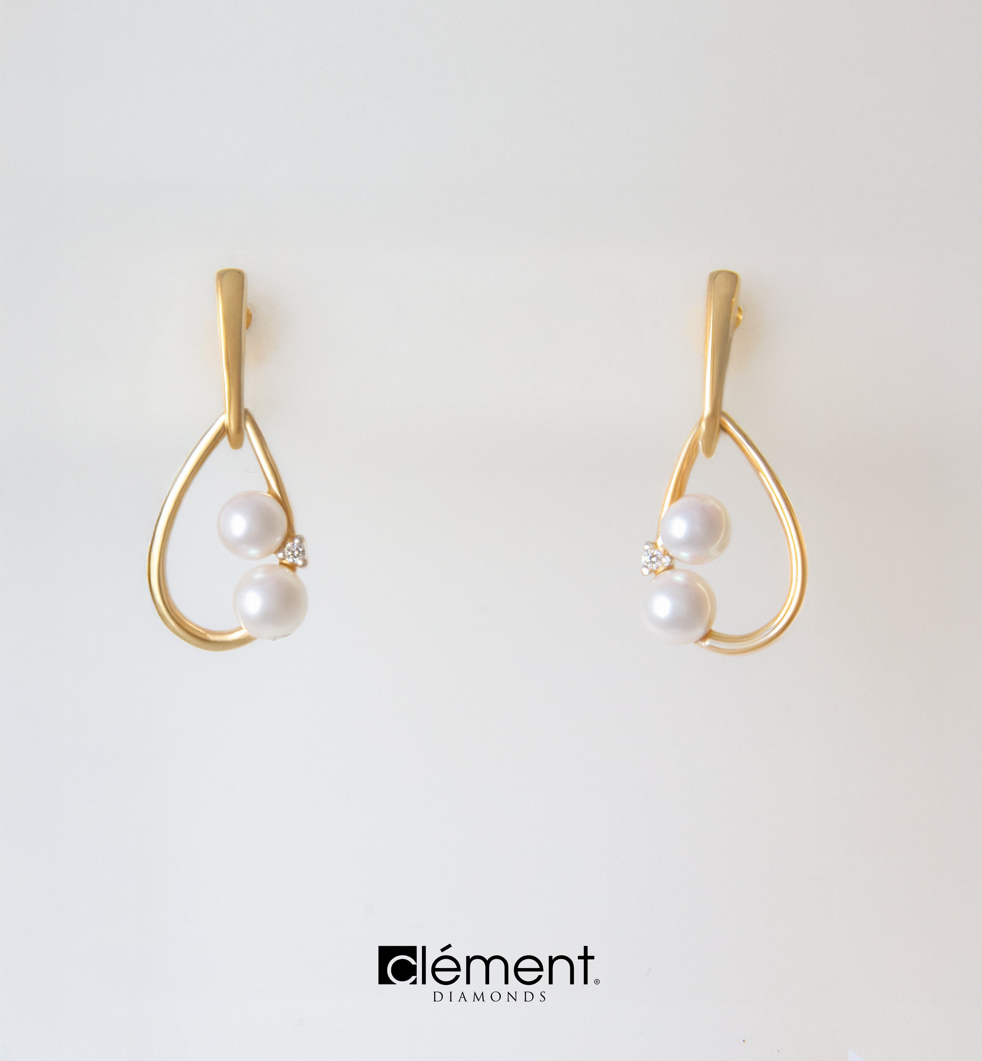 18ct Yellow Gold Diamond and Pearl Earrings