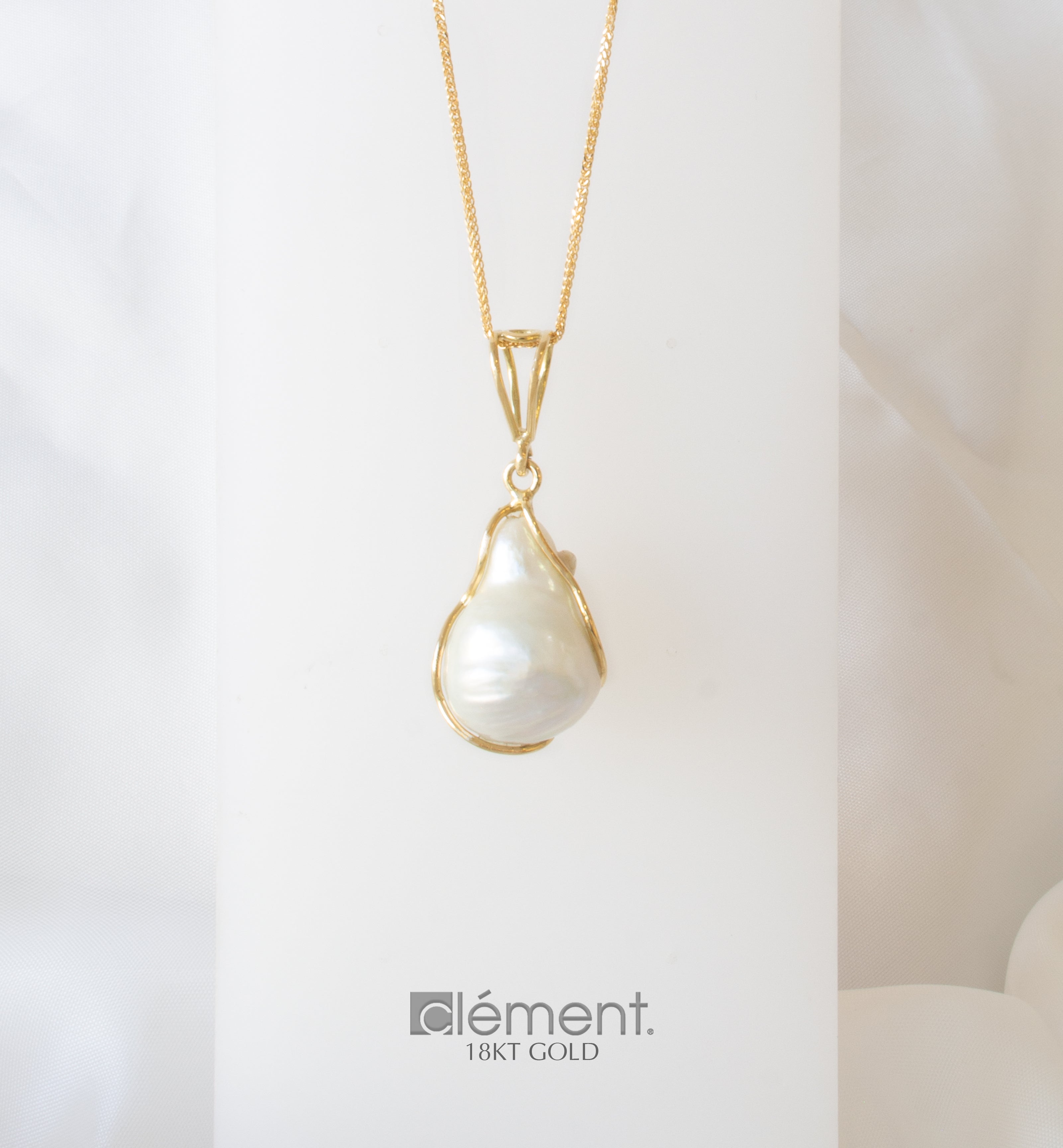 18ct Yellow Gold Baroque Pearl Pendant