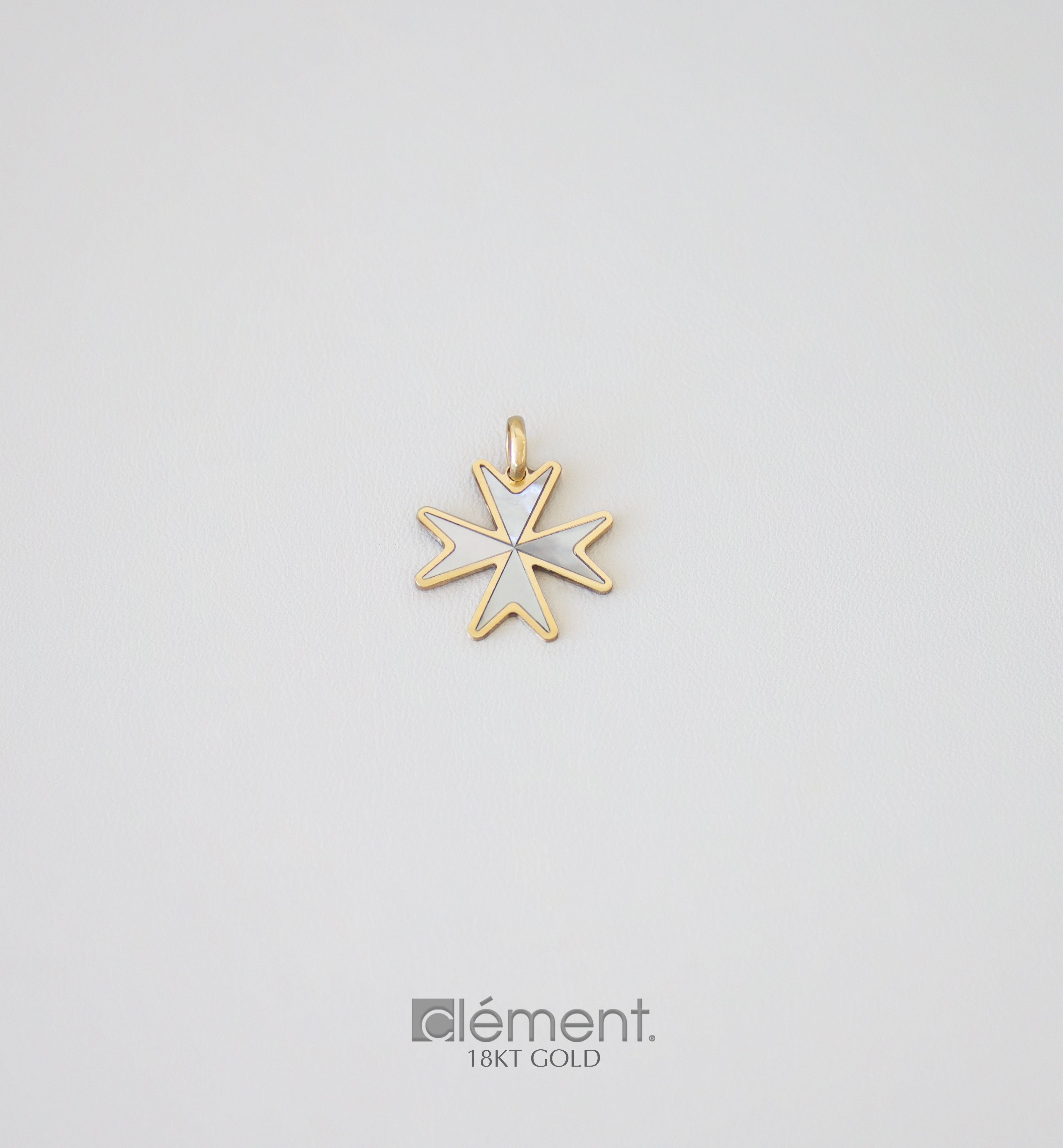 18ct Yellow Gold Maltese Cross with Mother of Pearl