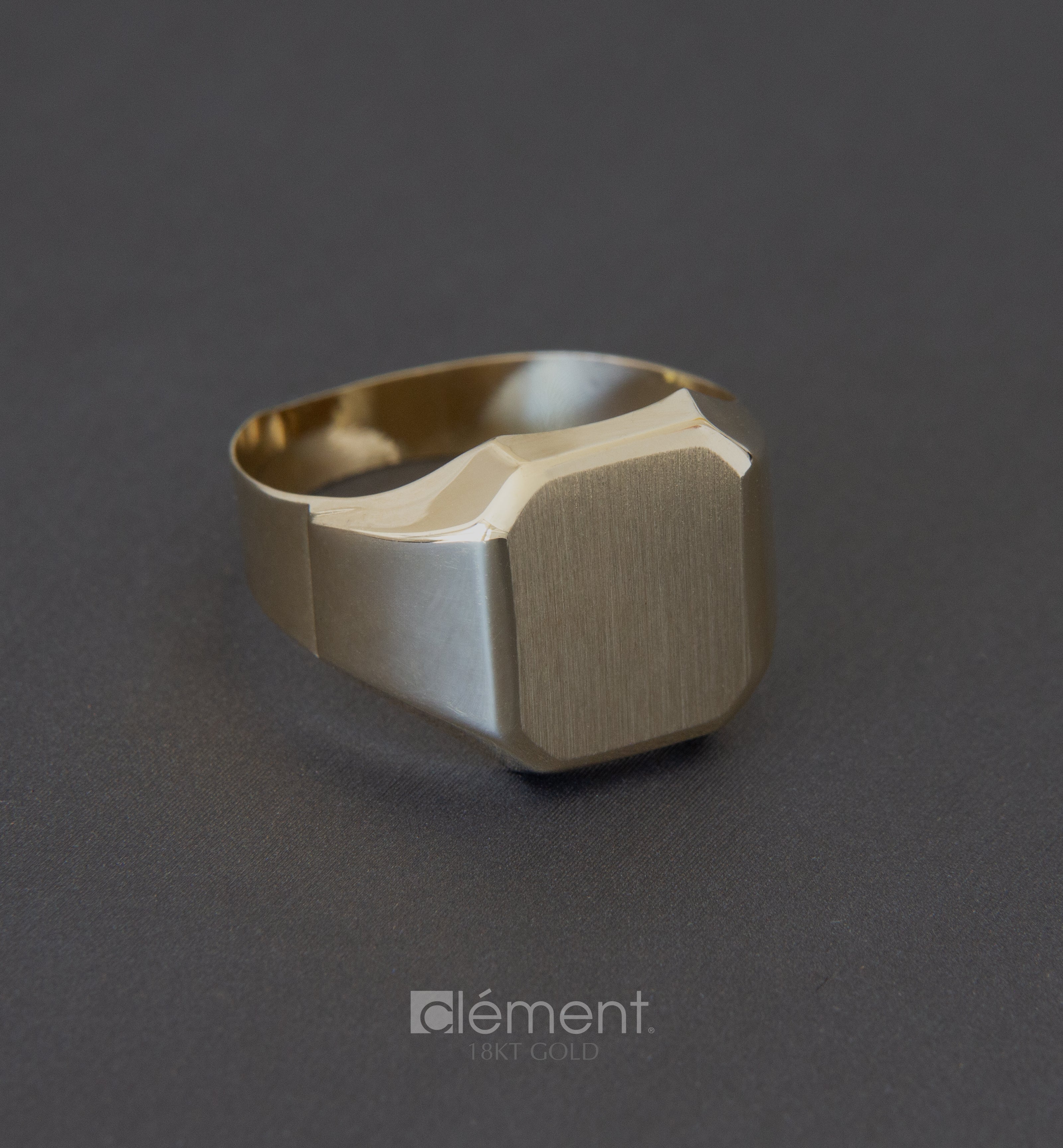 18ct Yellow Gold Signet Ring