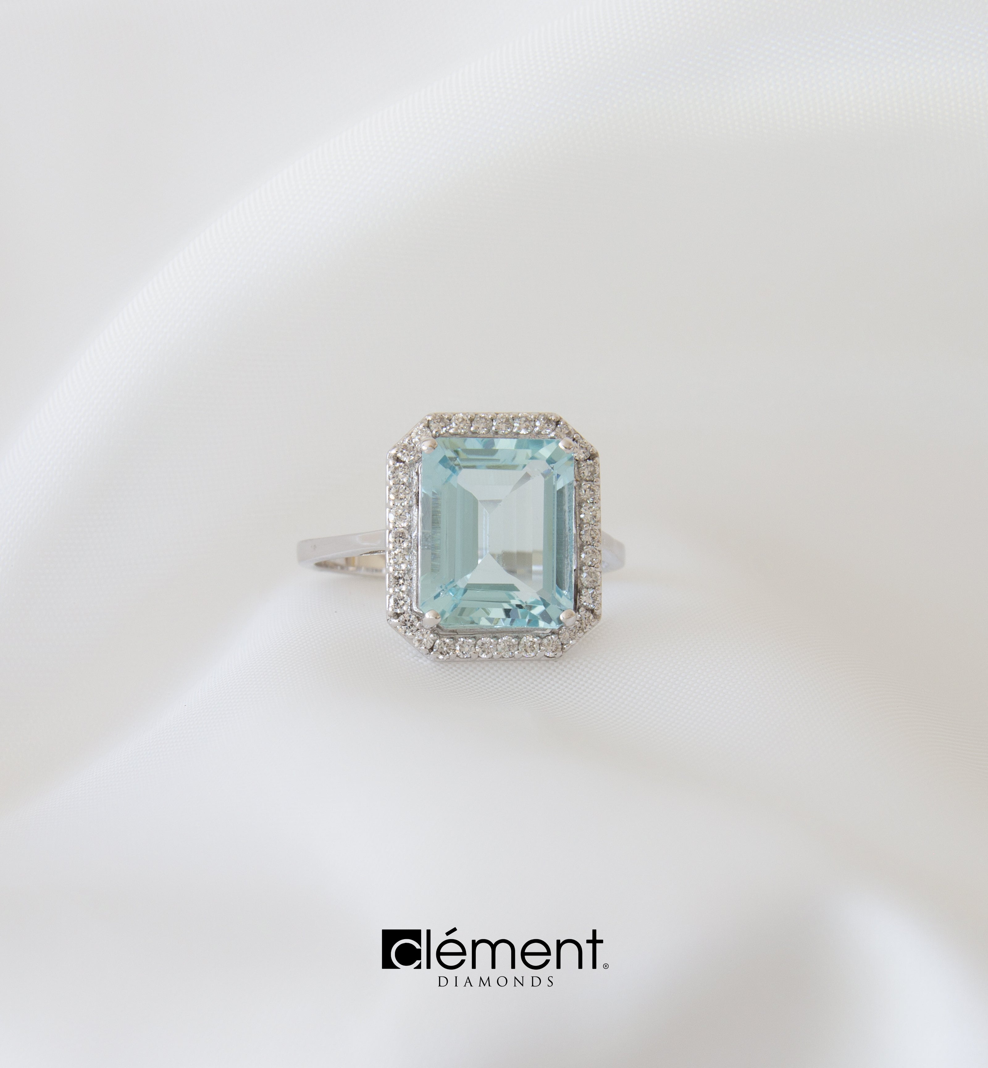 18ct White Gold Diamond & Aquamarine Ring
