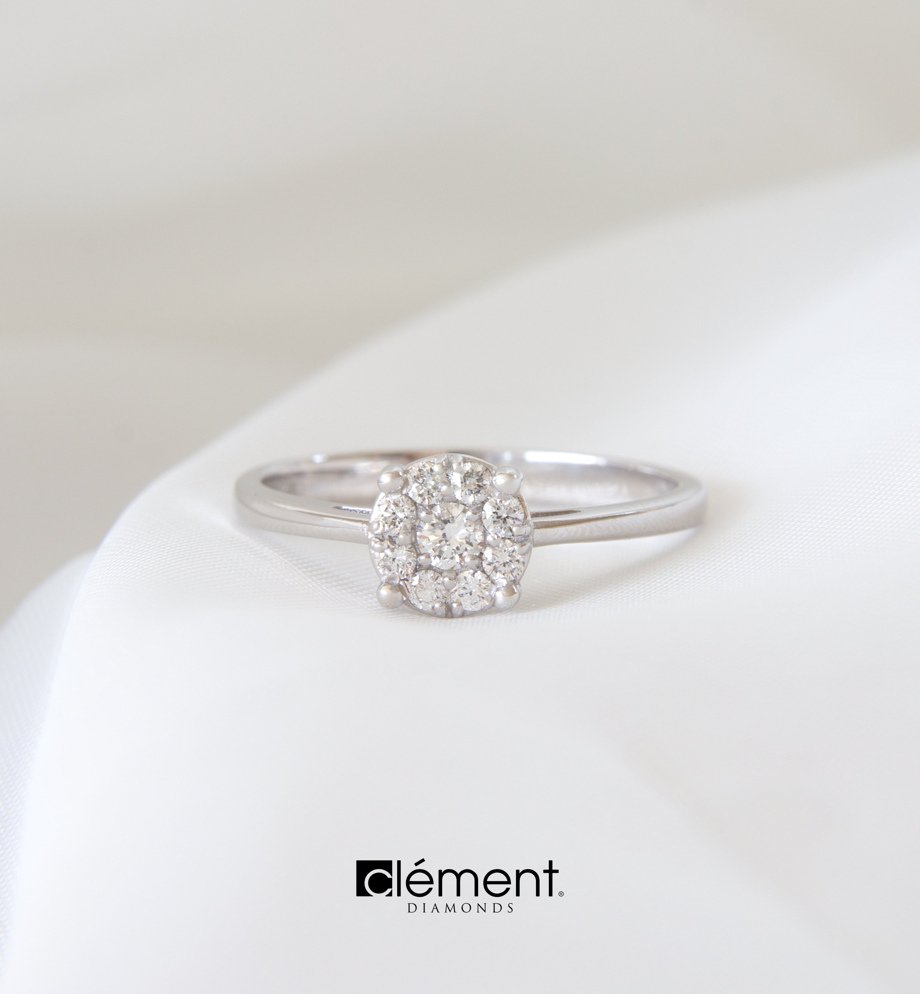 18ct Gold Cluster of Diamond Ring
