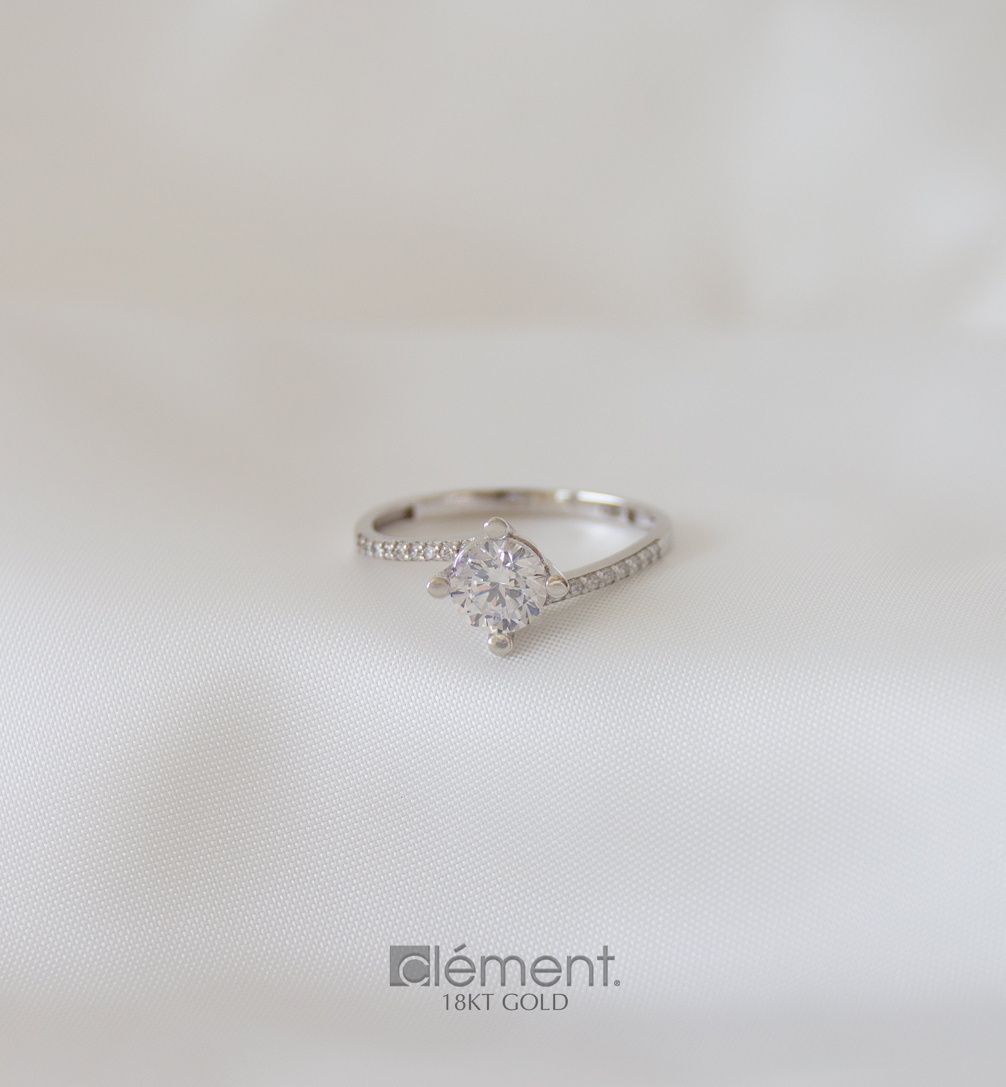 18ct White Gold Solitaire Ring with CZ Stones