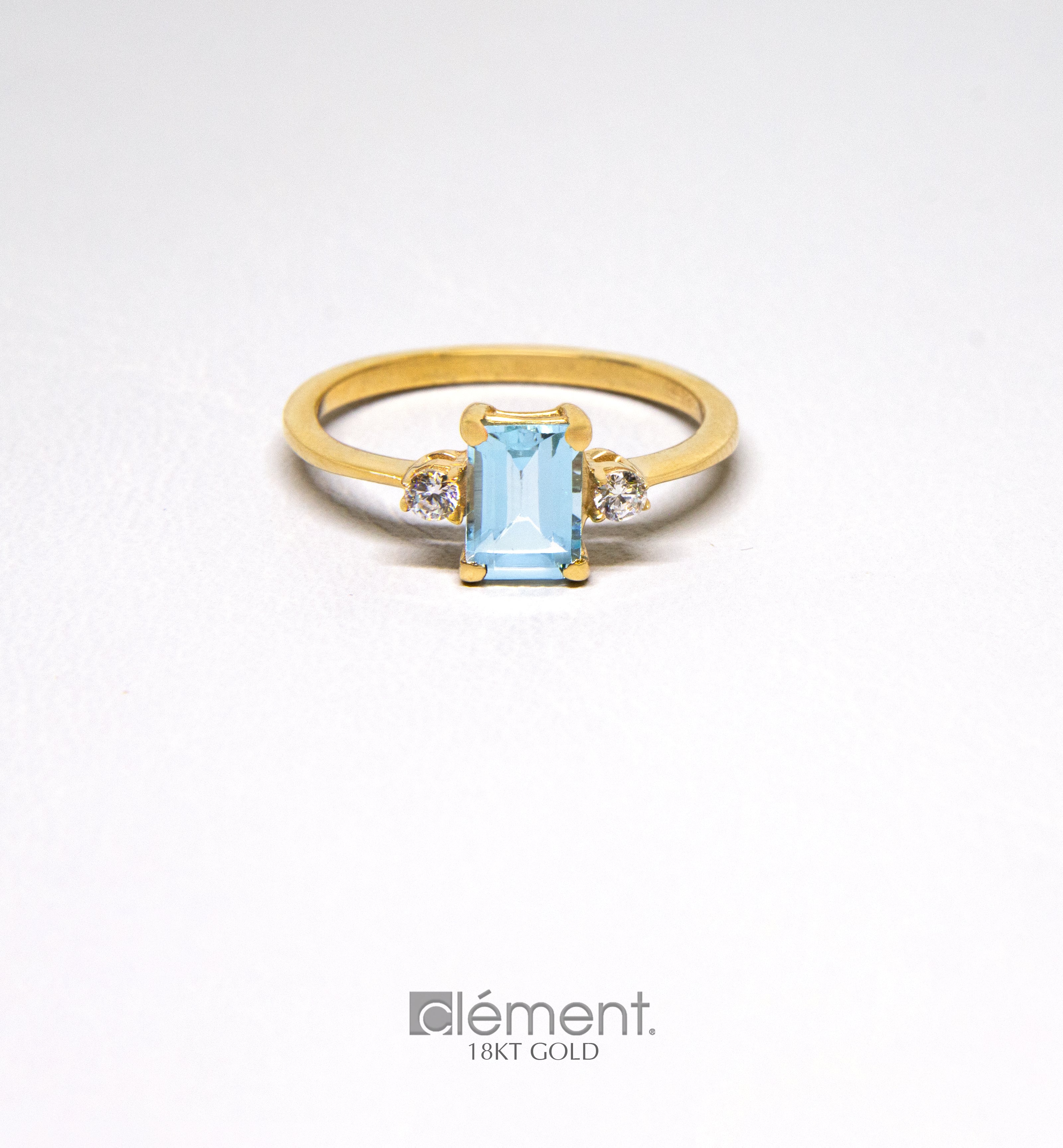 18ct Yellow Gold Ring with CZ Stones