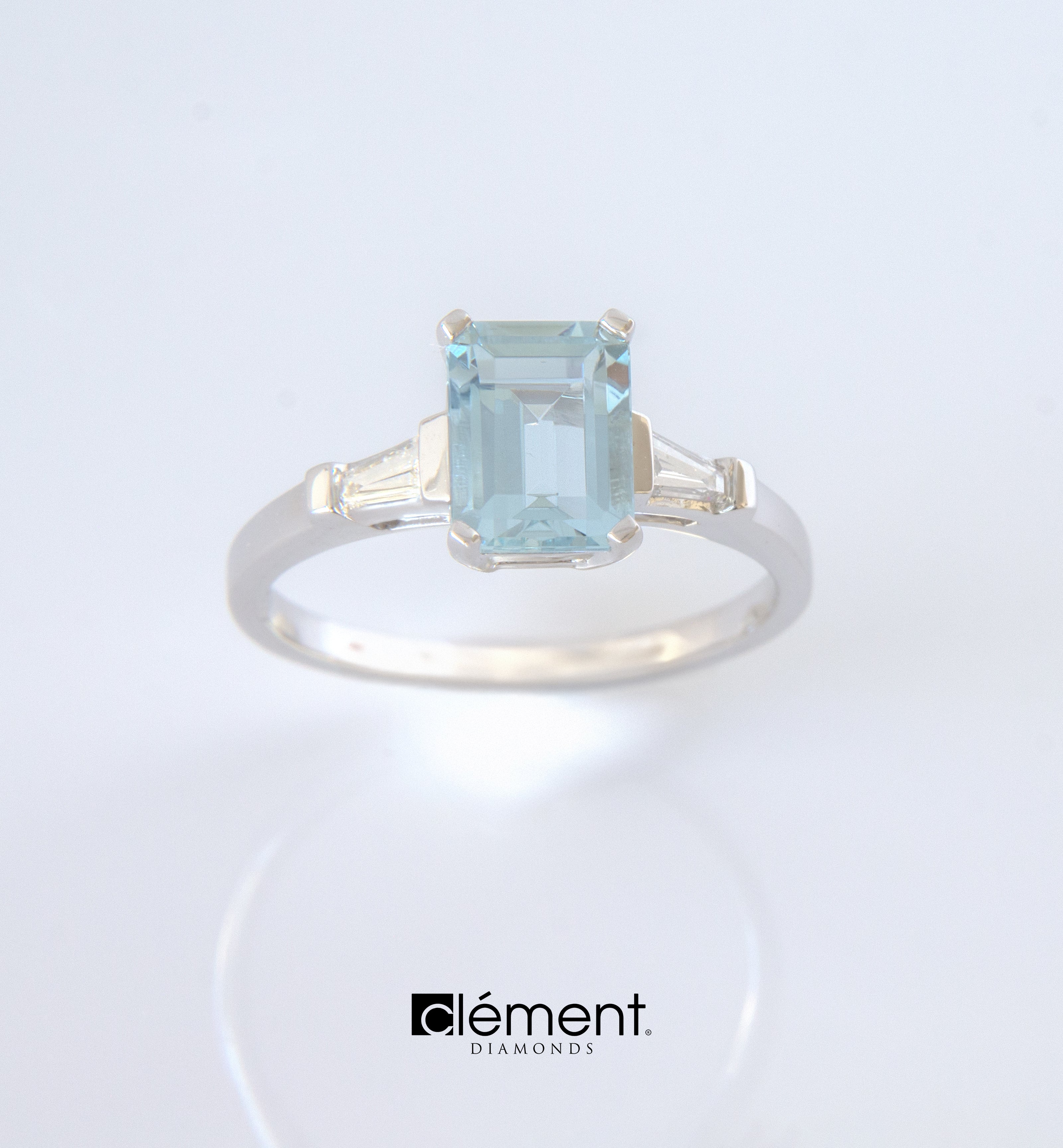 18ct White Gold Aquamarine and Diamond Ring
