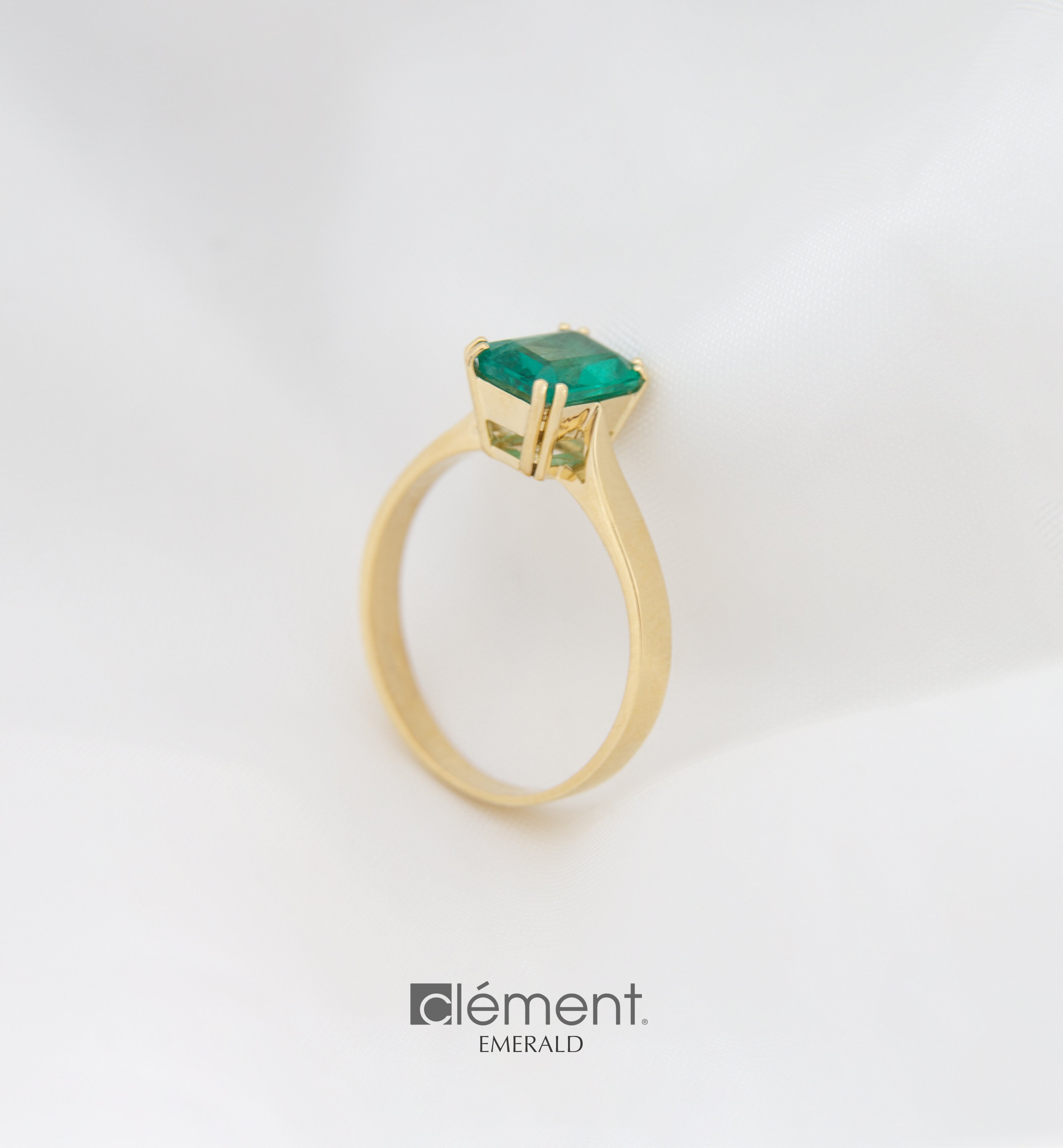 18ct Yellow Gold Natural Emerald Ring