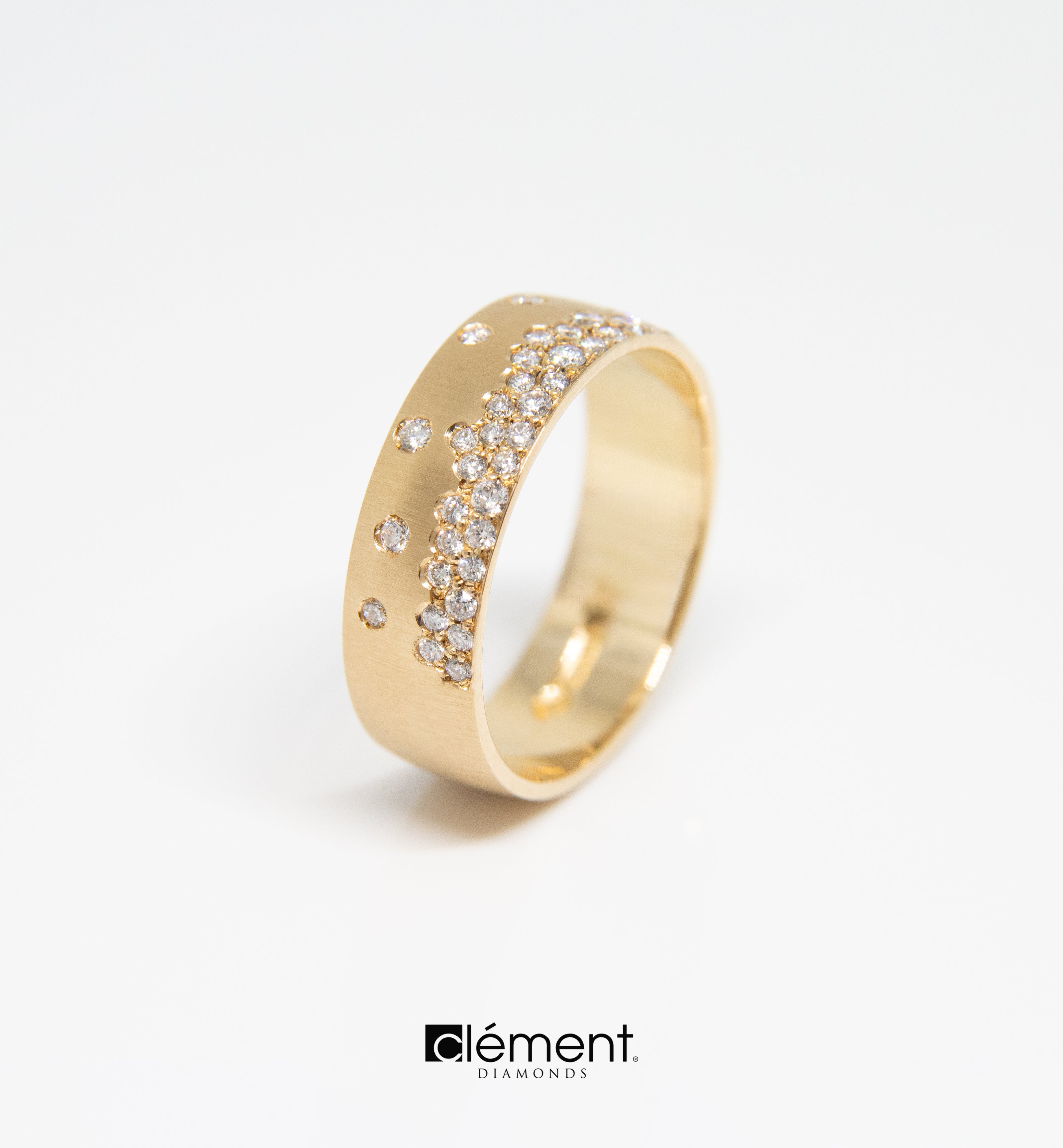 18ct Yellow Gold Scattered Cluster Diamond Ring