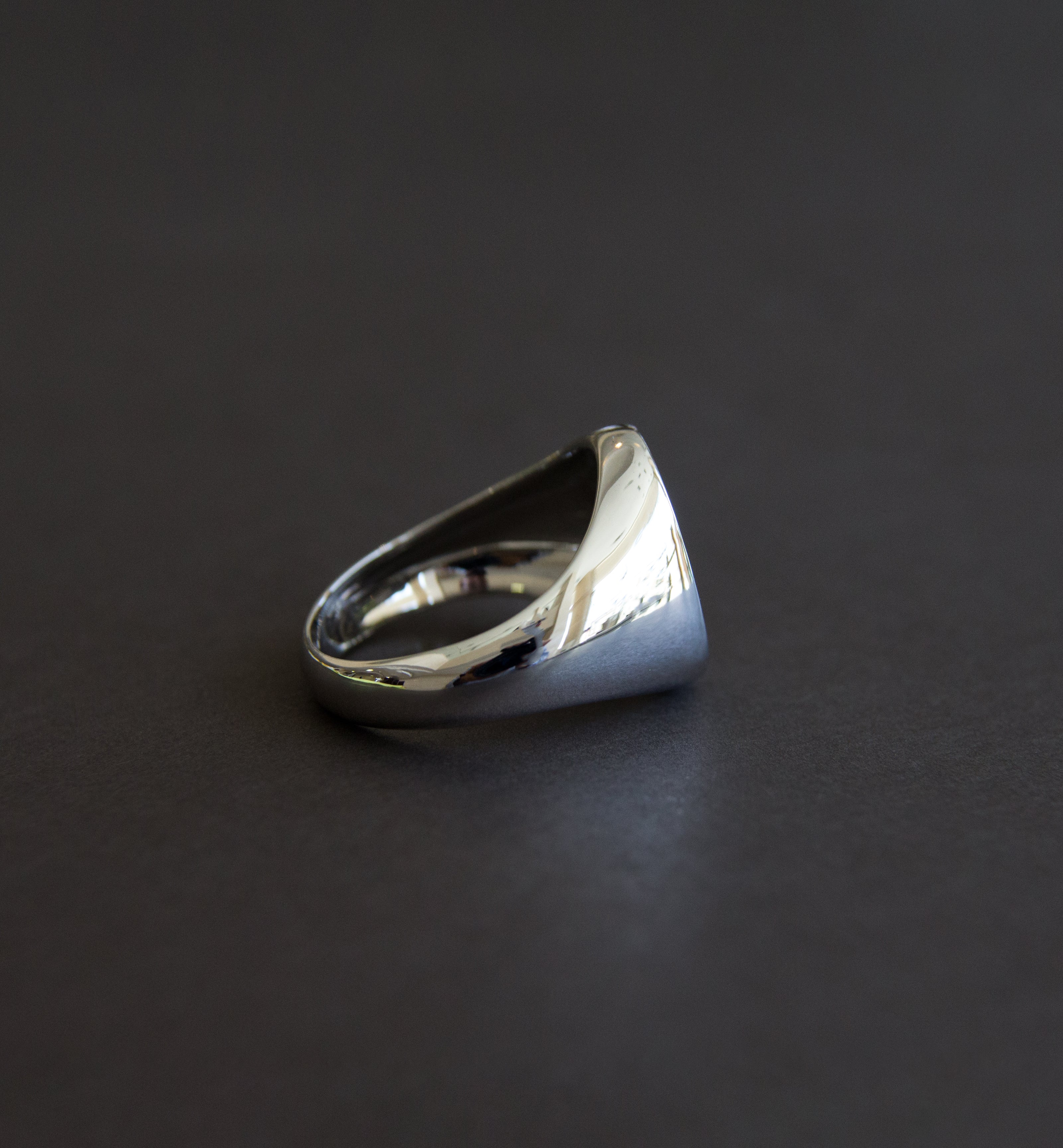 18ct White Gold Signet Ring