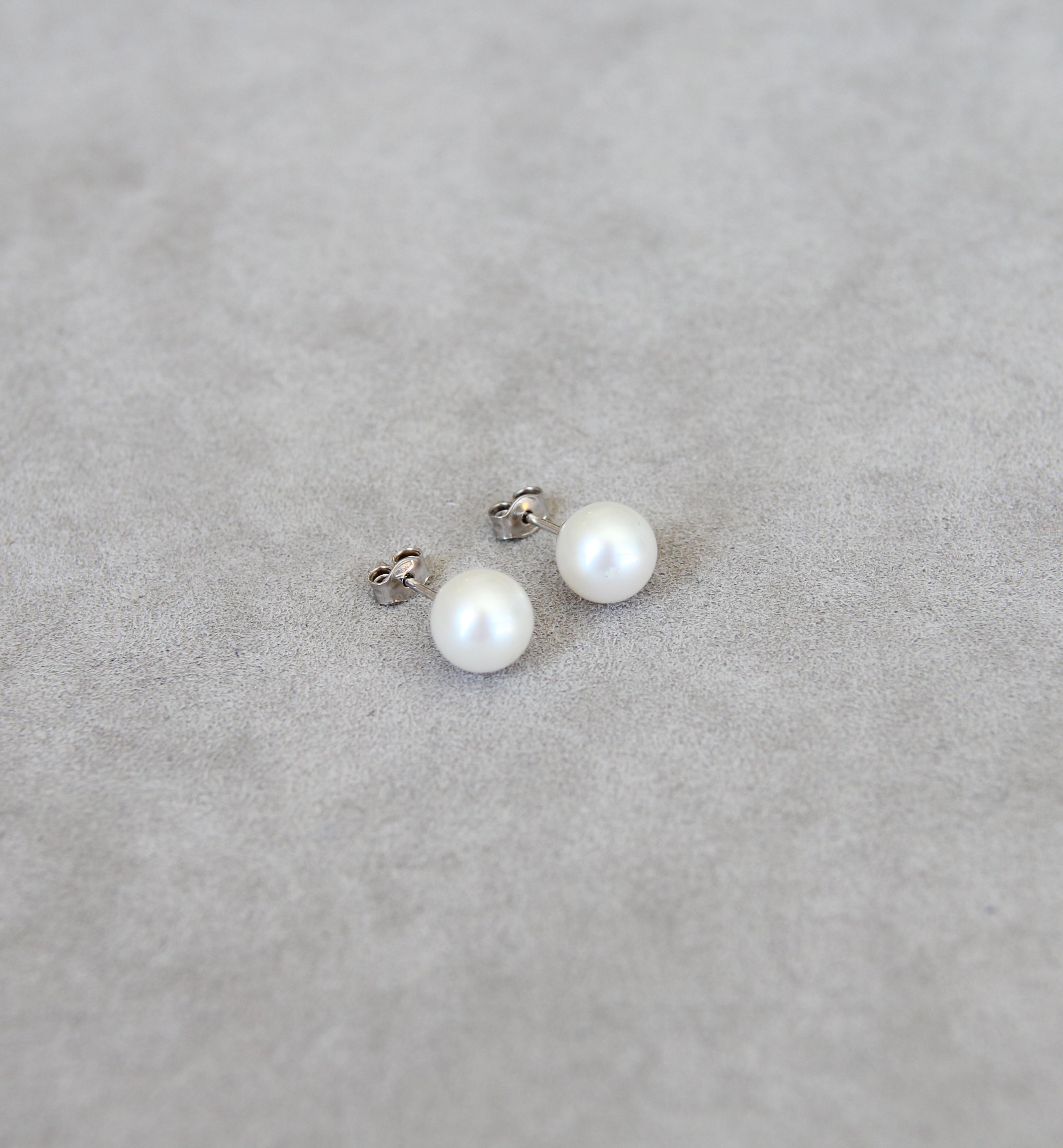 18ct Gold Cultured Pearl Earrings