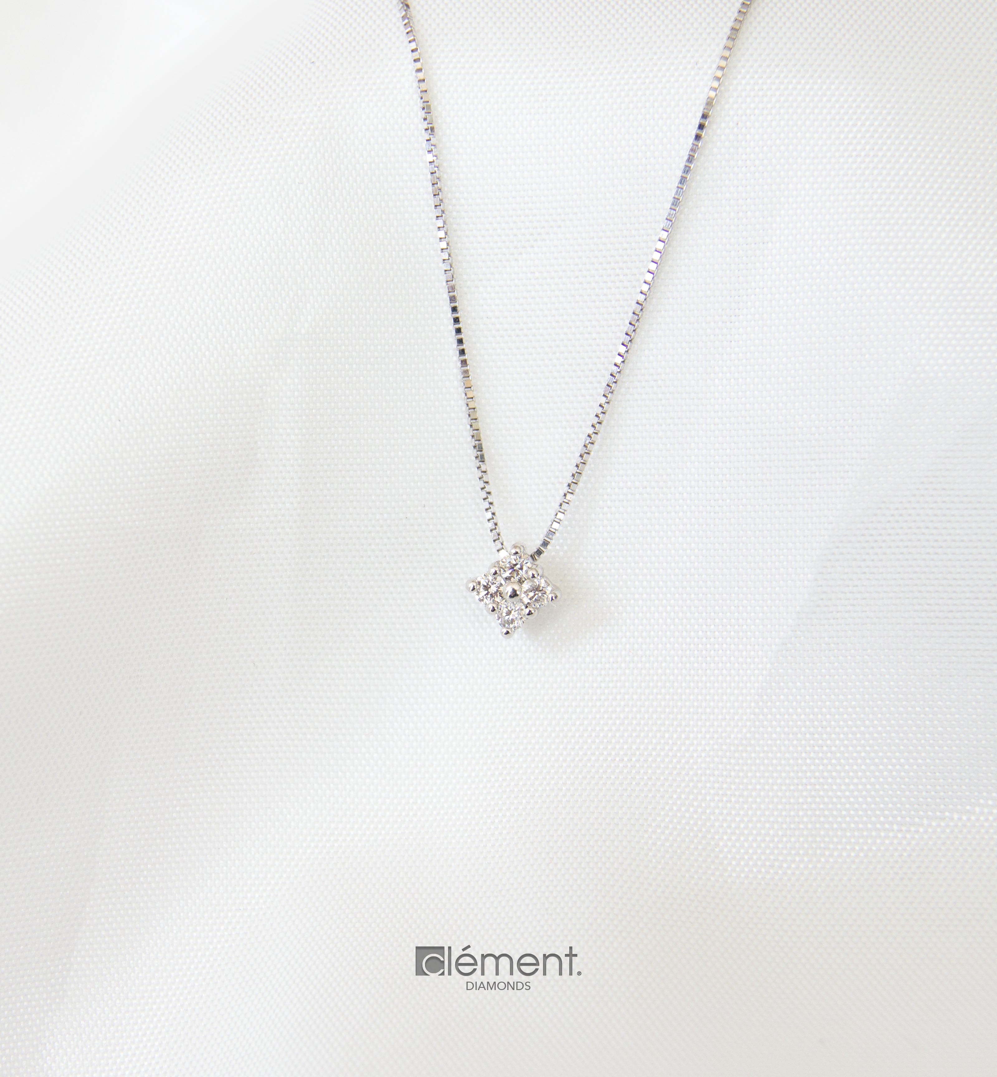 18ct White Gold Diamond Pendant