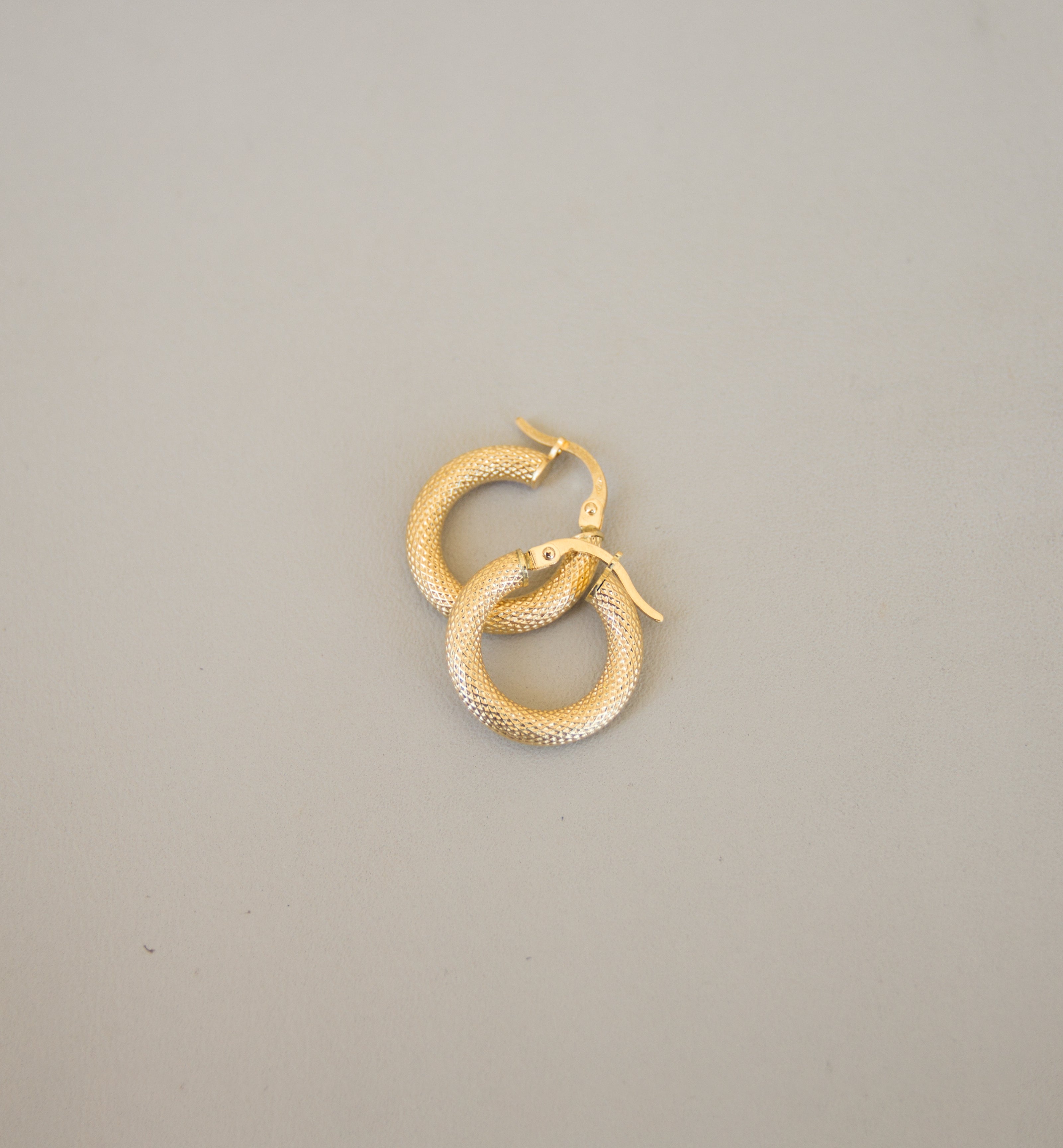 18ct Yellow Gold Hoop Earrings