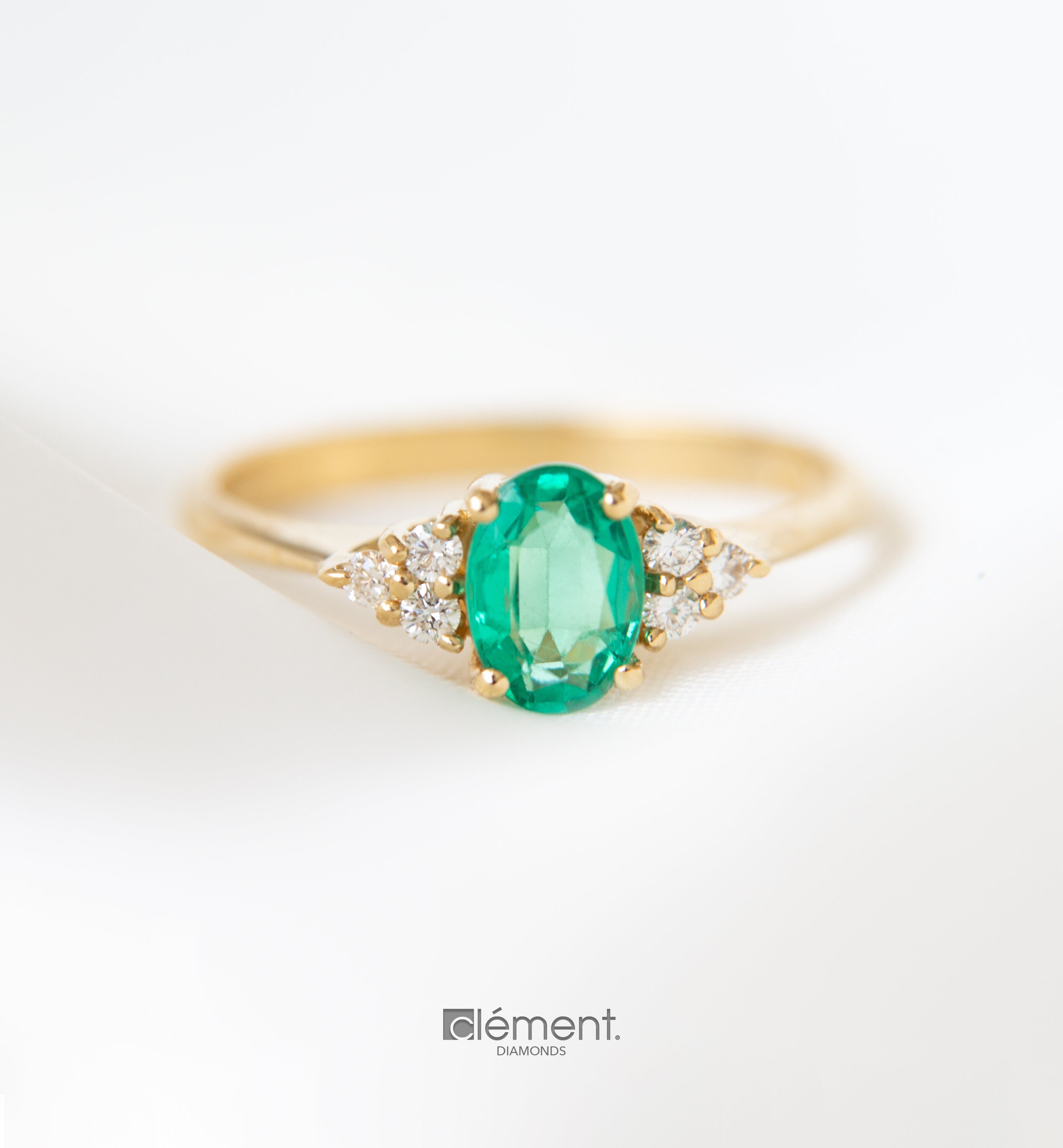 18ct Yellow Gold Diamond & Emerald Ring