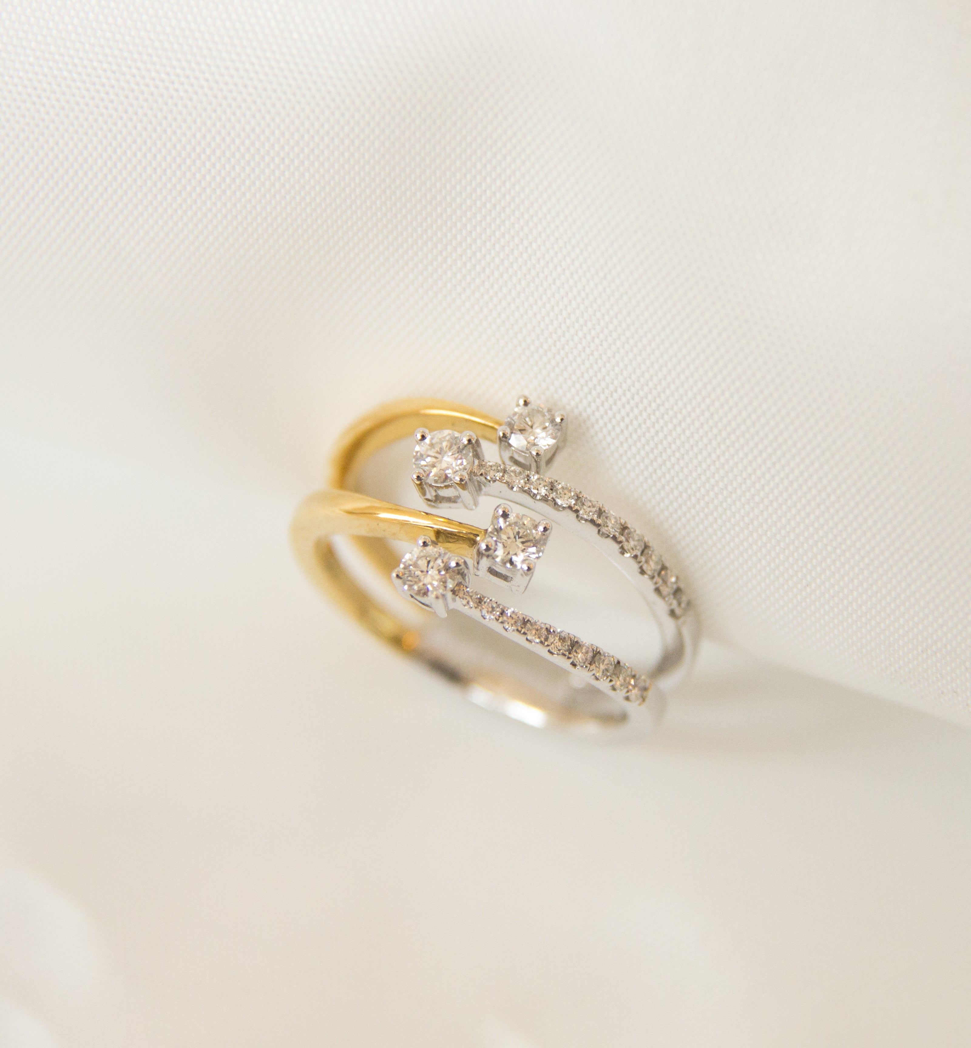 18ct Two-Tone Diamond Ring