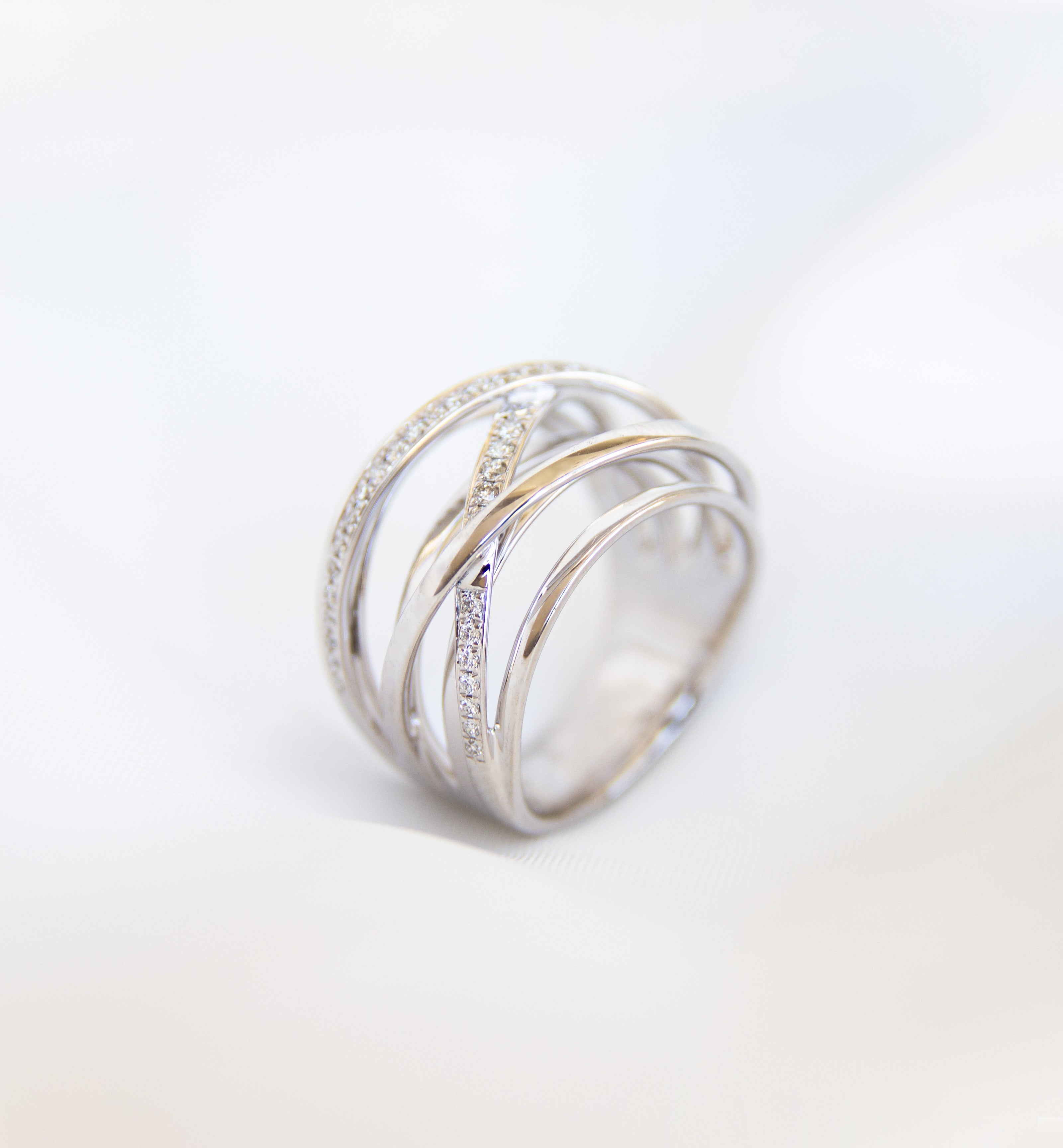 18ct White Gold Natural Diamond Ring