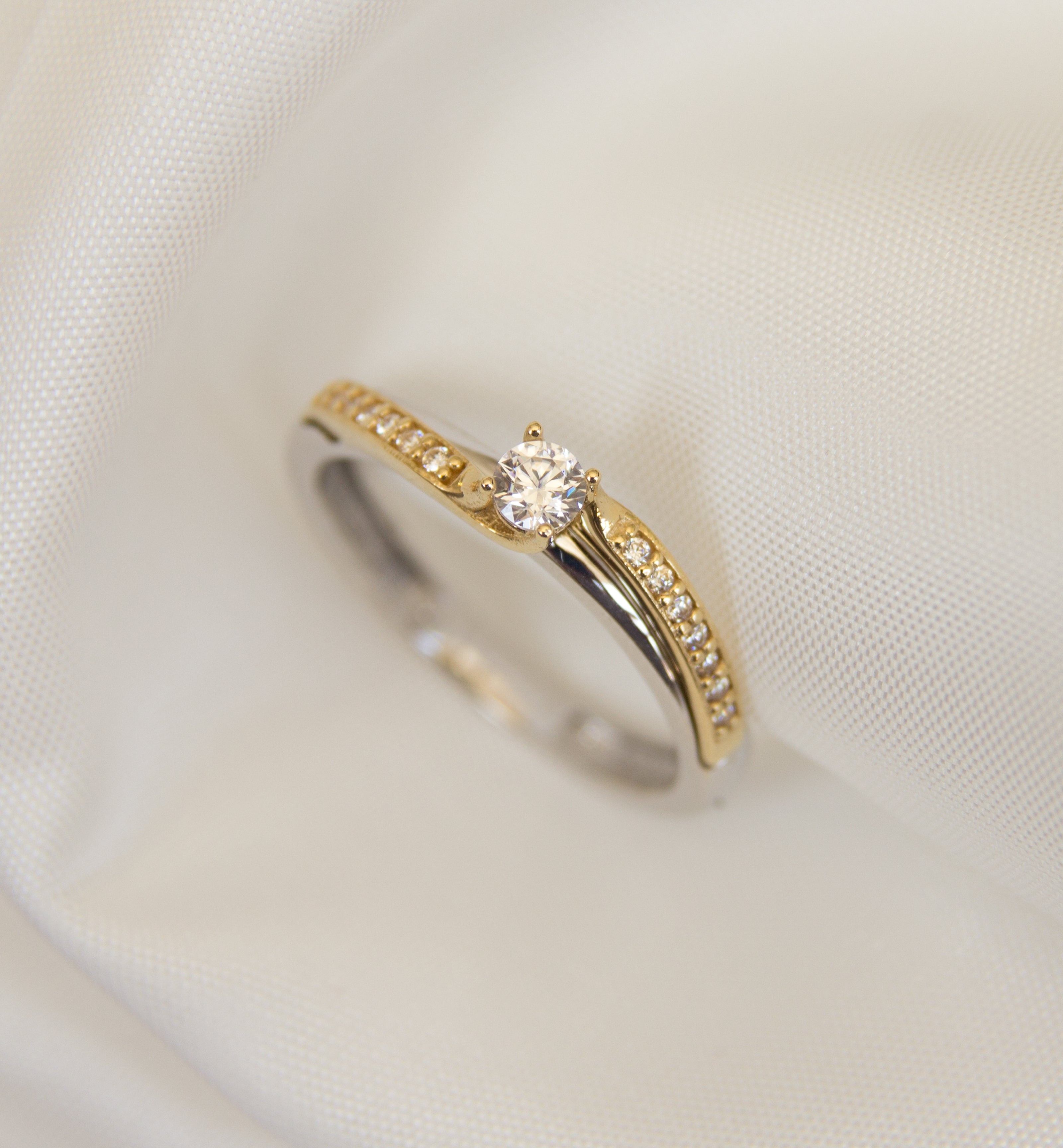 18ct Gold Ring with Cubic Zircon Stones