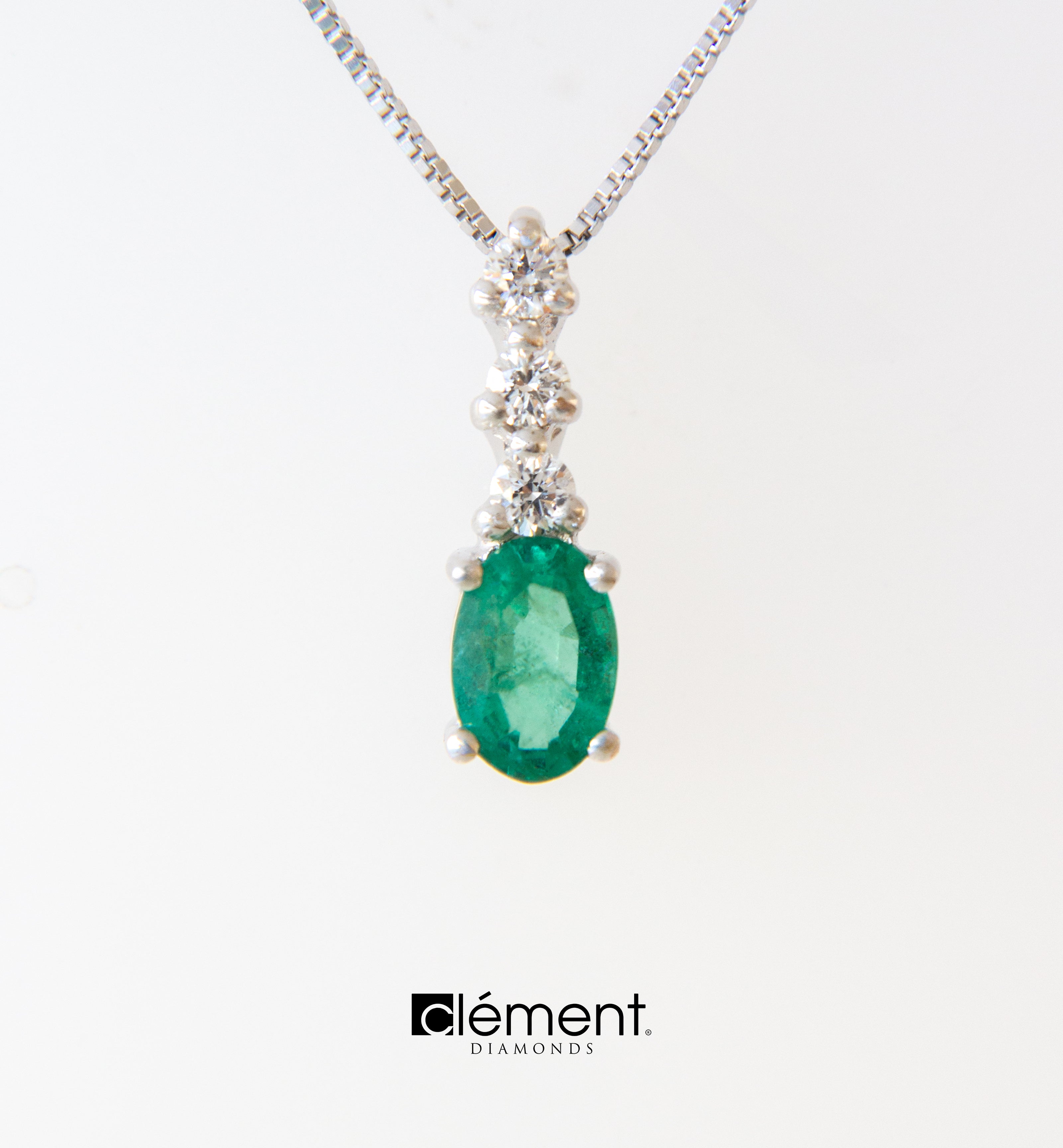 18ct White Gold Diamond and Emerald Pendant