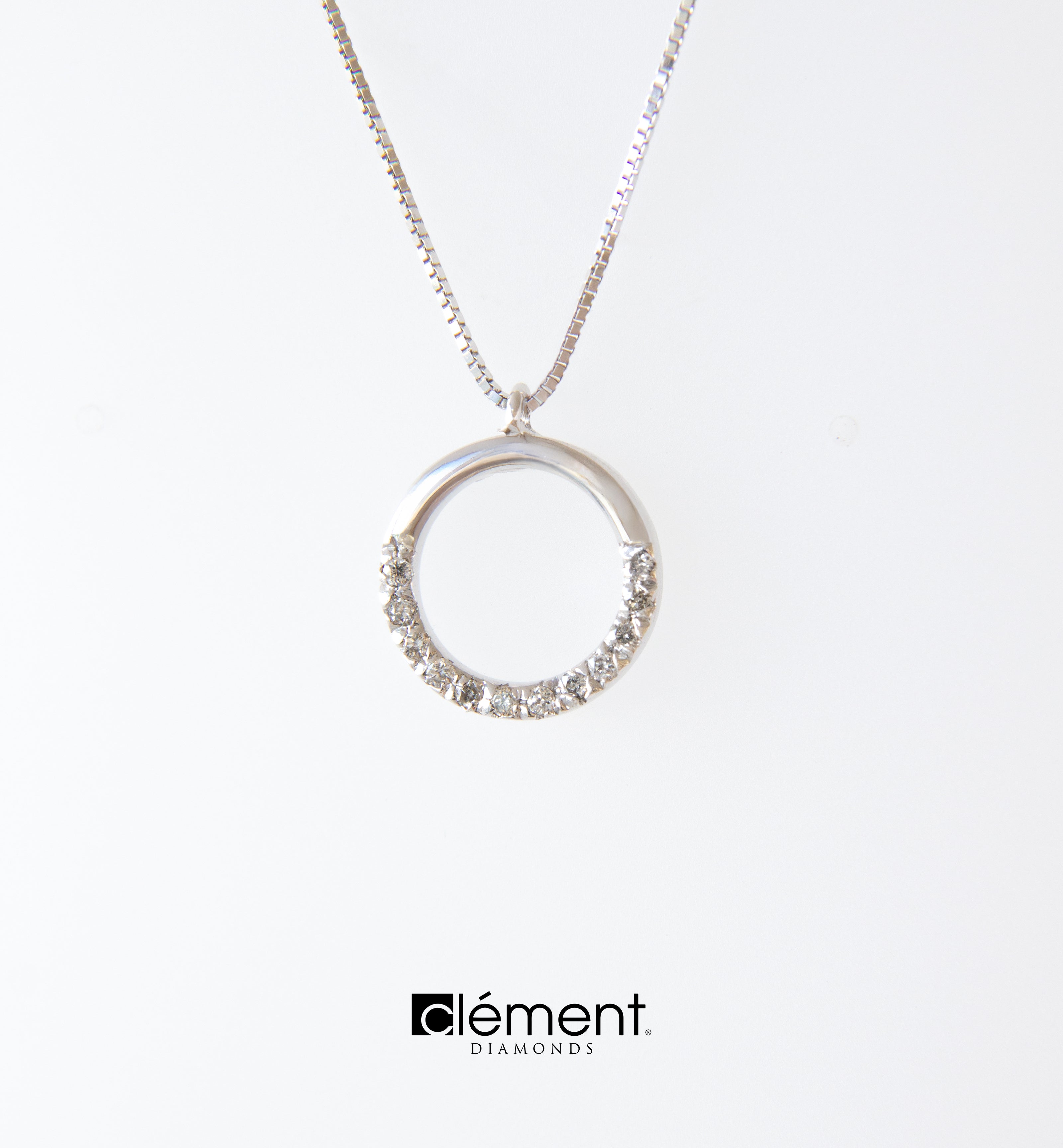 18ct White Gold Diamond Circle Pendant