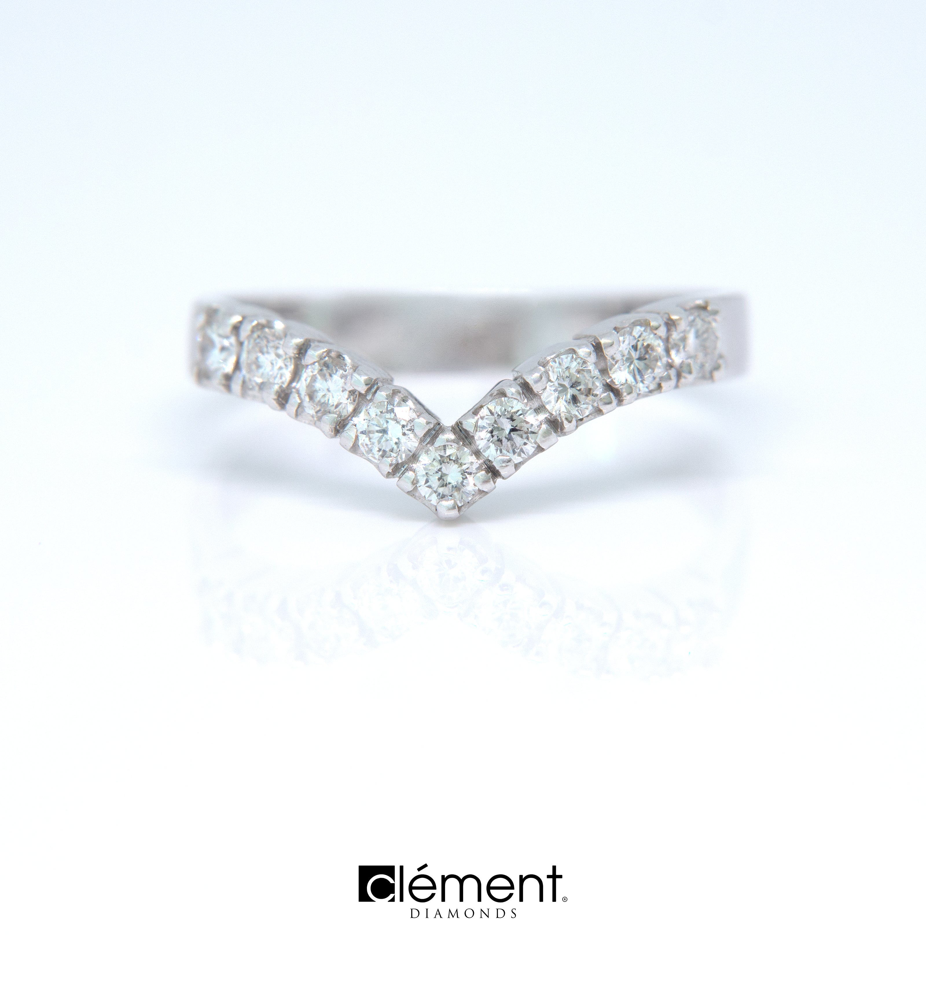 18ct White Gold Natural V-Shape Diamond Ring