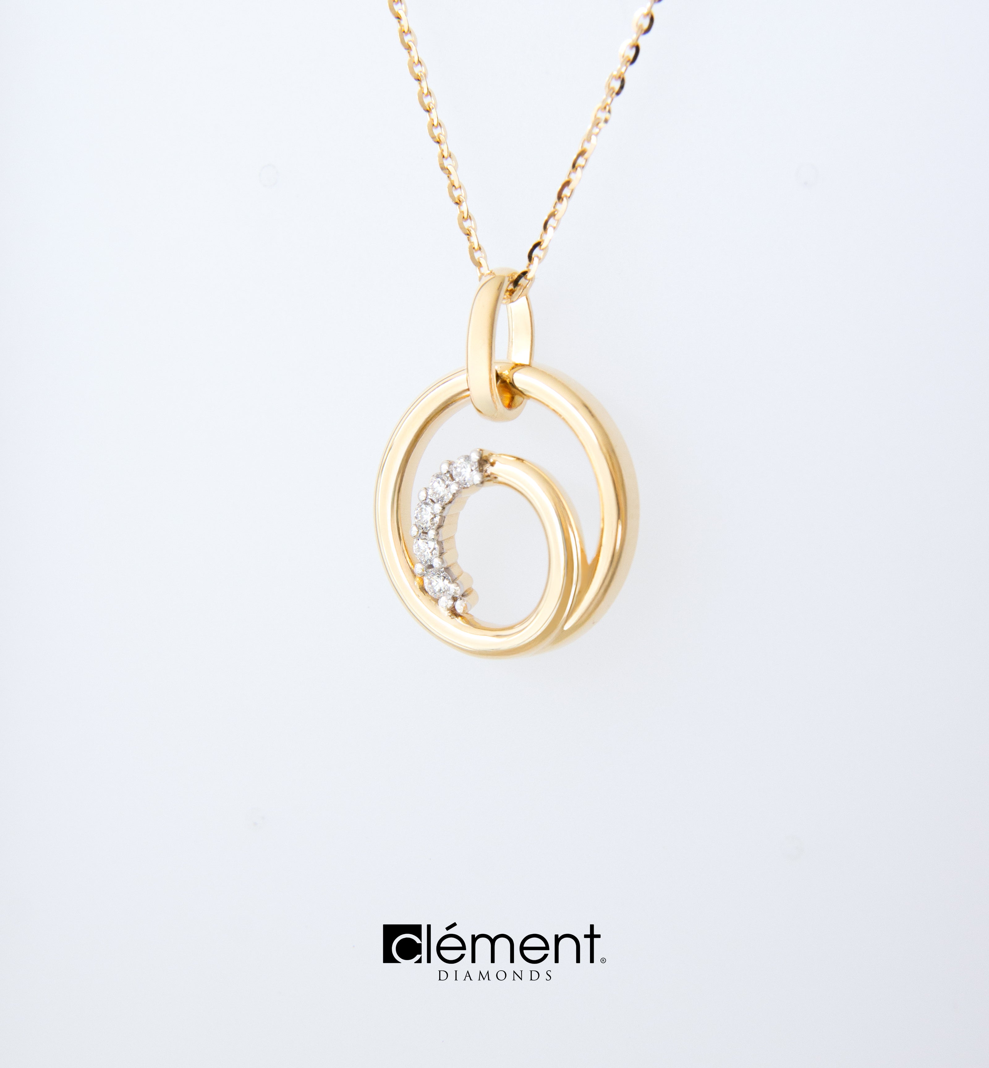 18ct Yellow Gold Circle Design Diamond Pendant