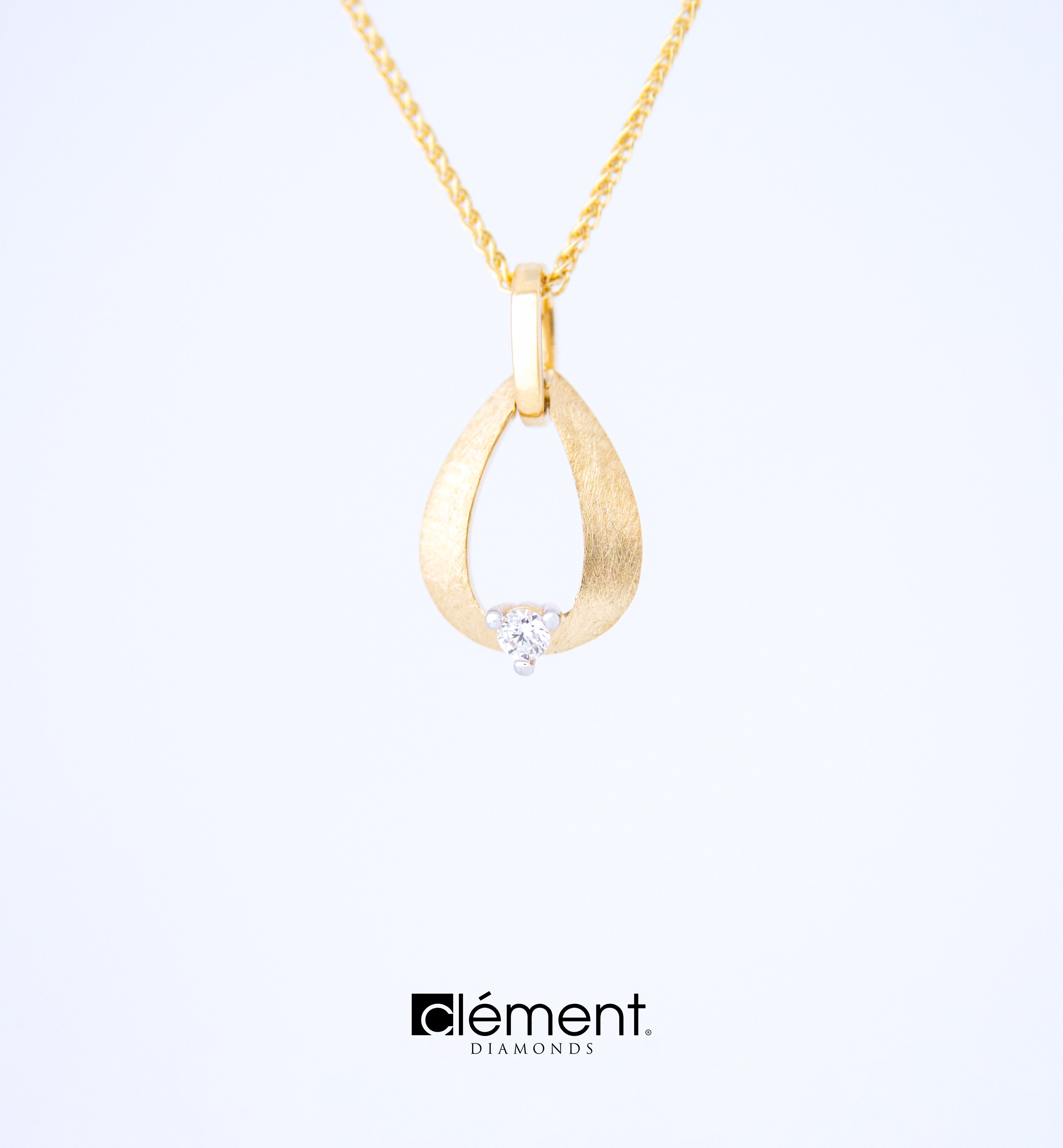 18ct Yellow Gold Drop Design Diamond Pendant