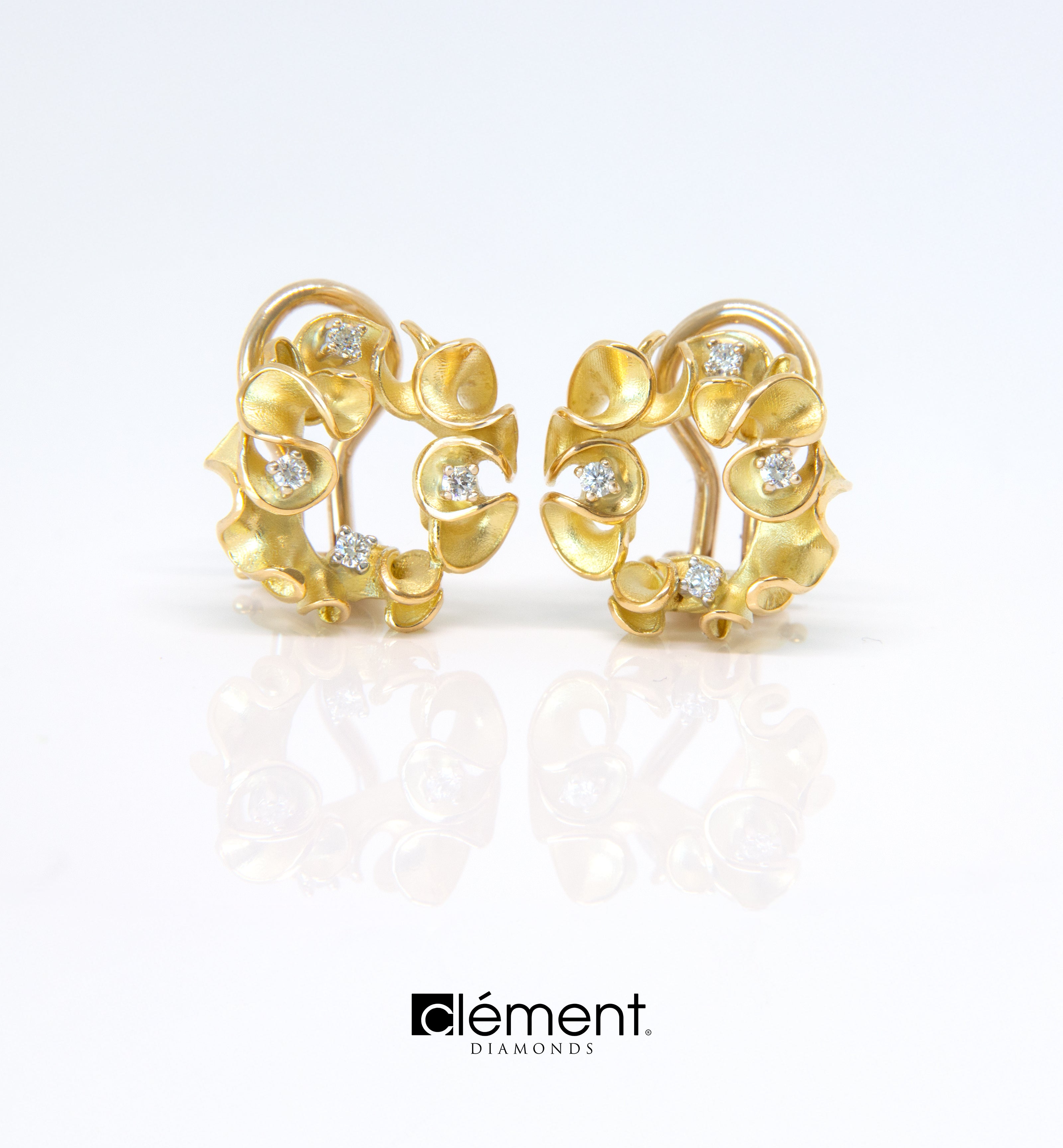 18ct Yellow Gold Wave Design Diamond Earrings