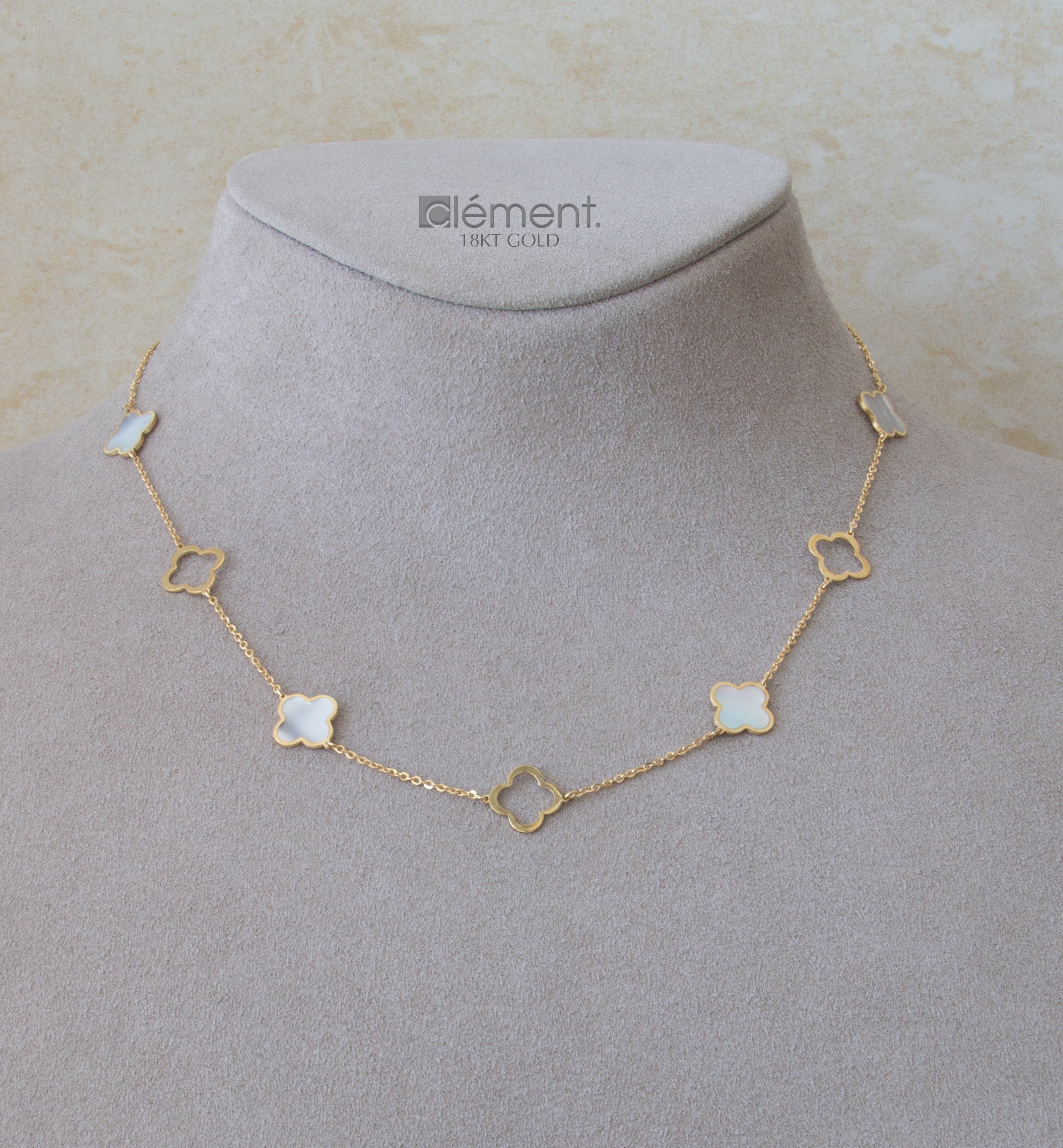 18ct Yellow Gold Mother of Pearl Flower Necklace