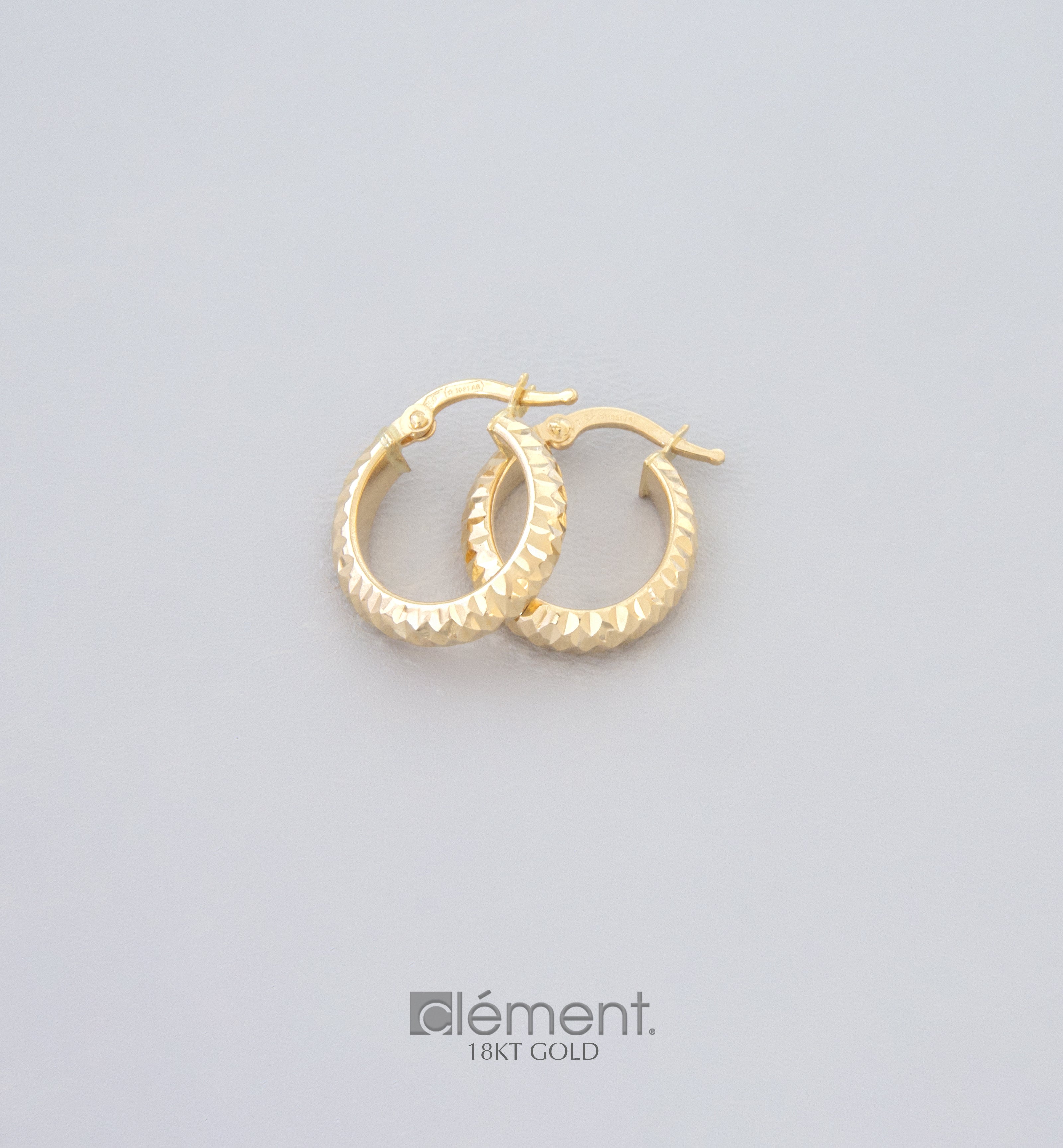18ct Yellow Gold Oval Hoop Earrings