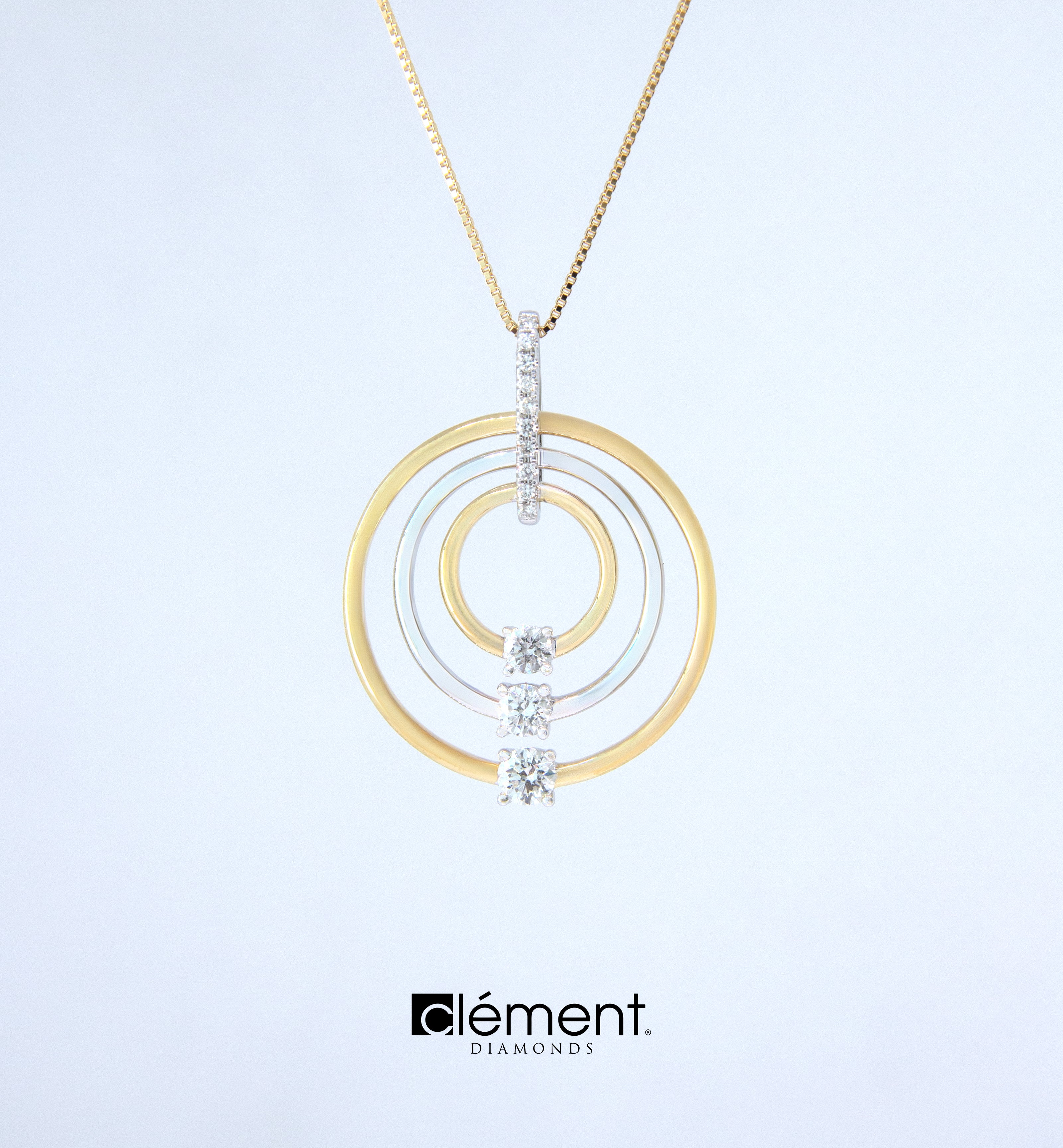 18ct Gold Two-Tone Circle Design Diamond Pendant