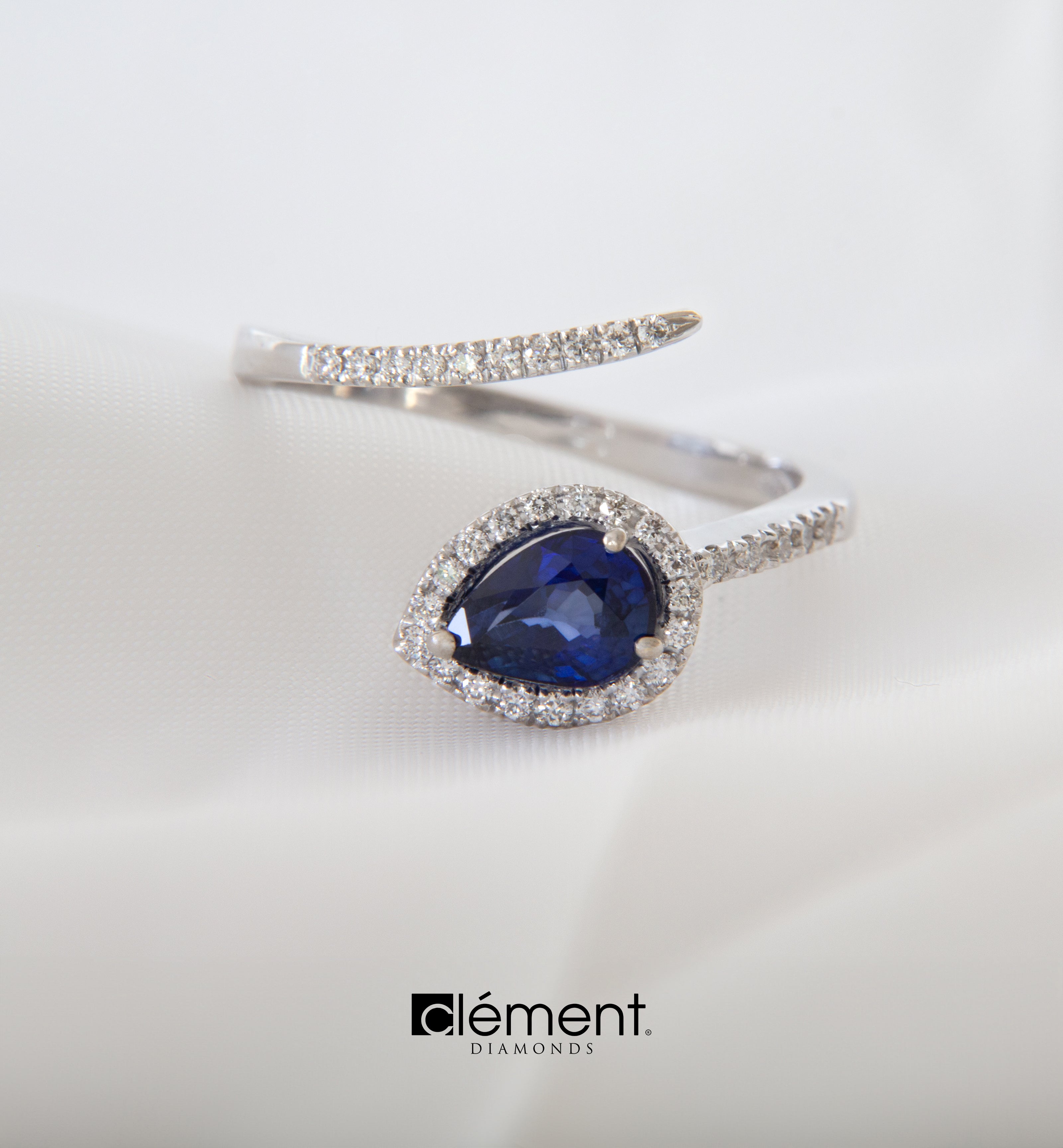 18ct White Gold Diamond and Blue Sapphire Ring