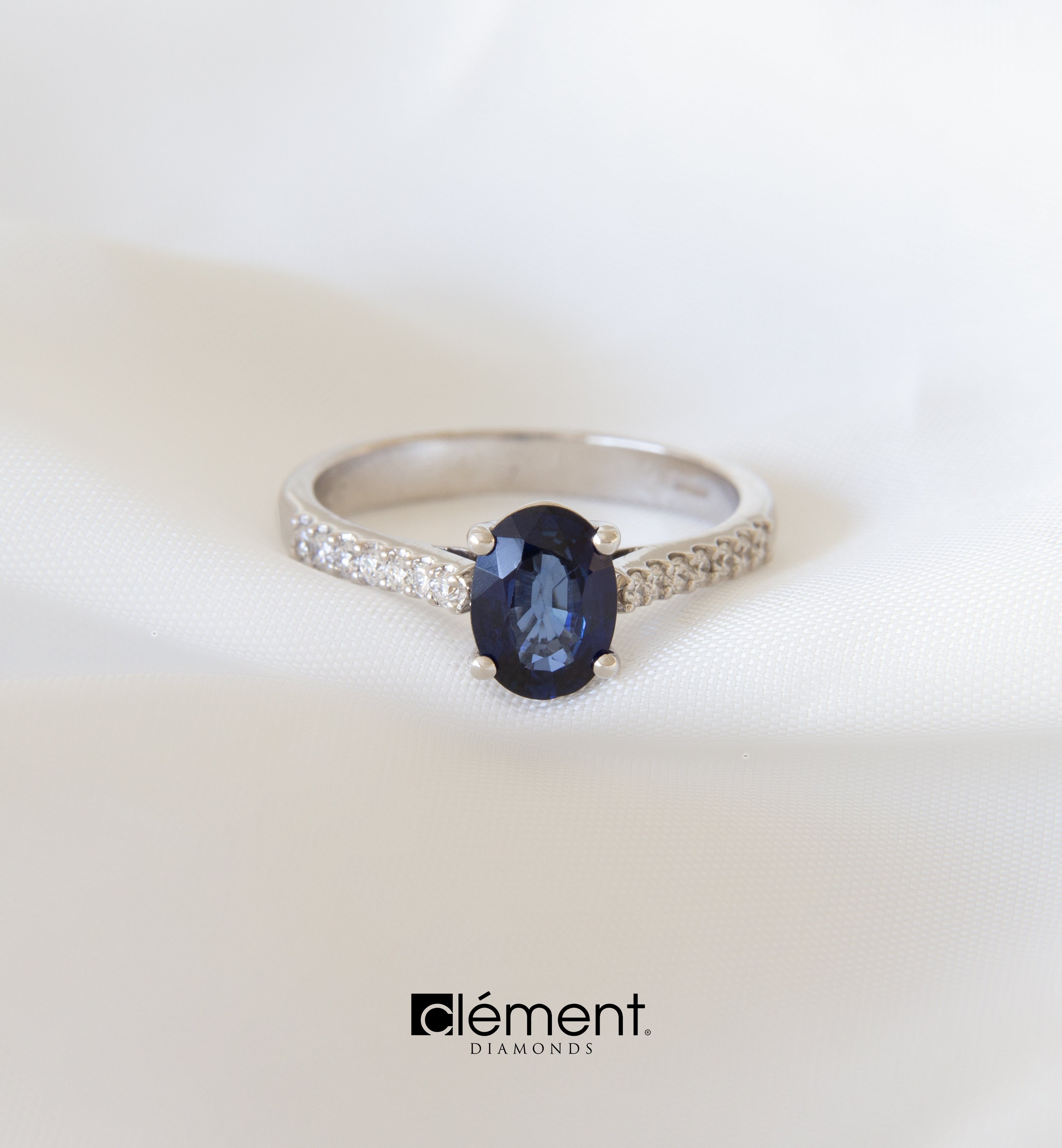 18ct White Gold Diamond and Blue Sapphire Ring