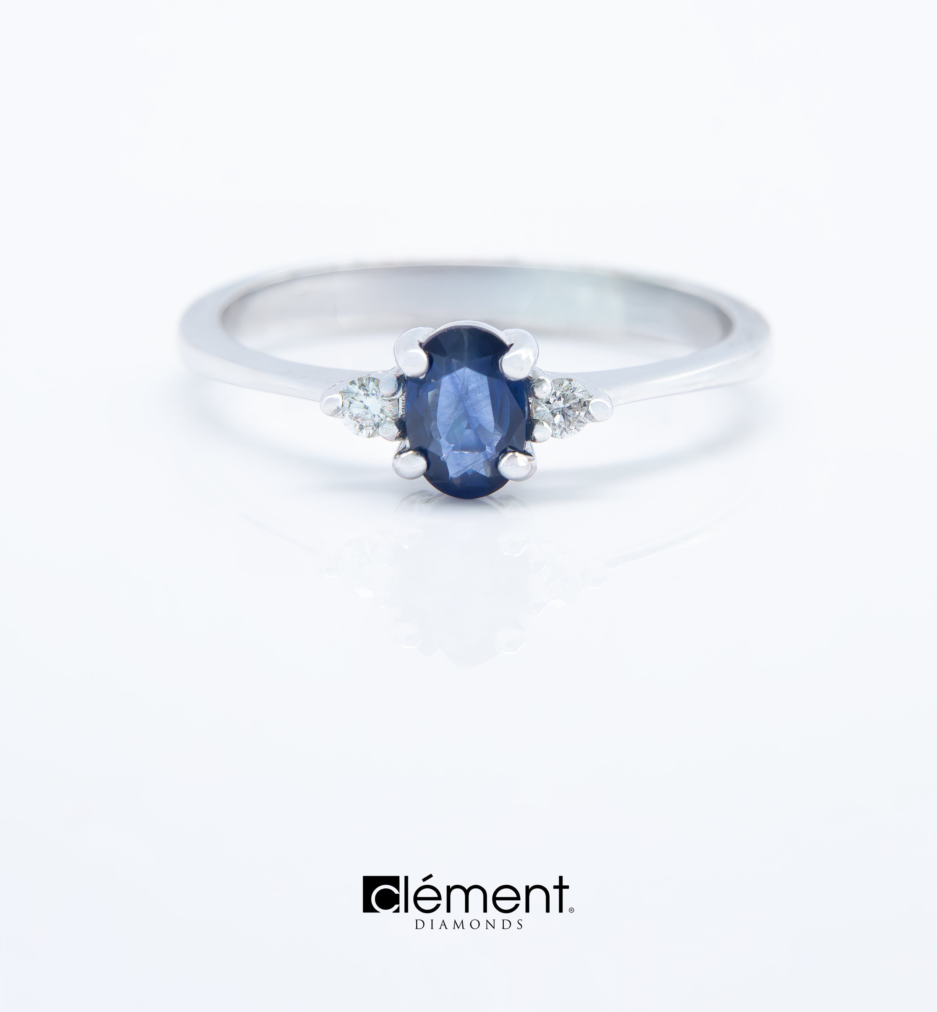 18ct White Gold Blue Sapphire Ring