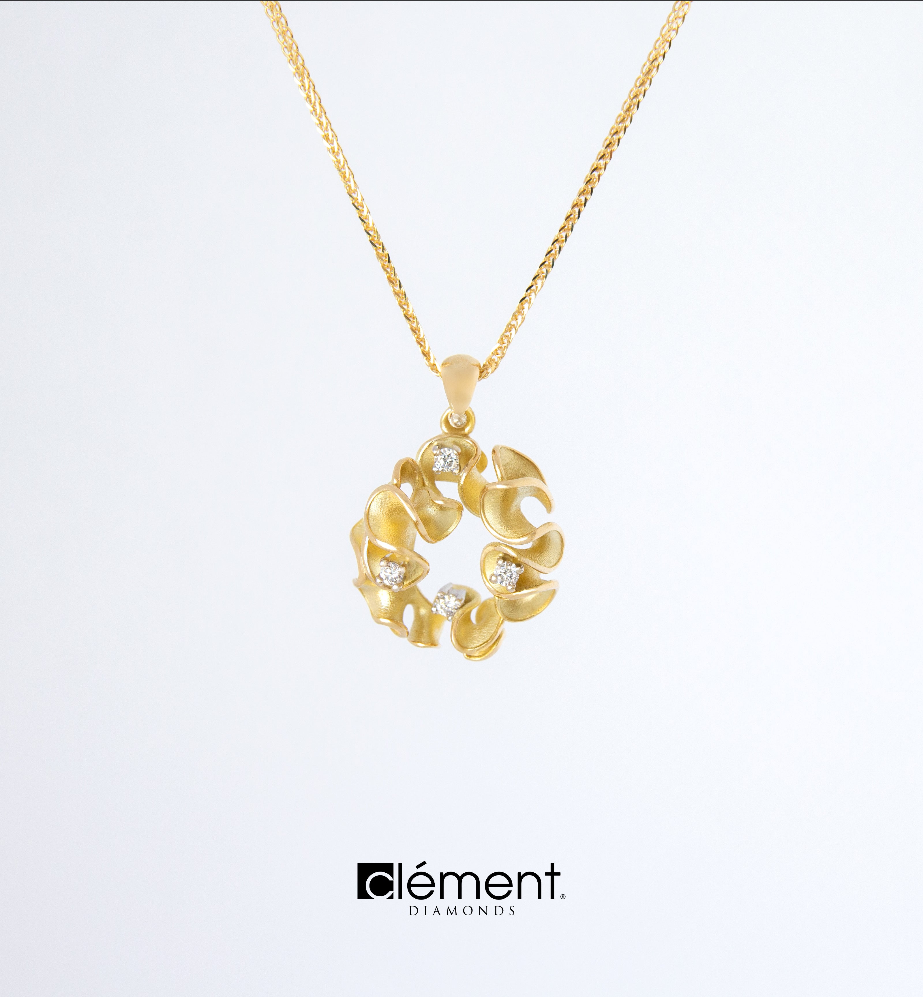 18ct Yellow Gold Wave Design Diamond Pendant