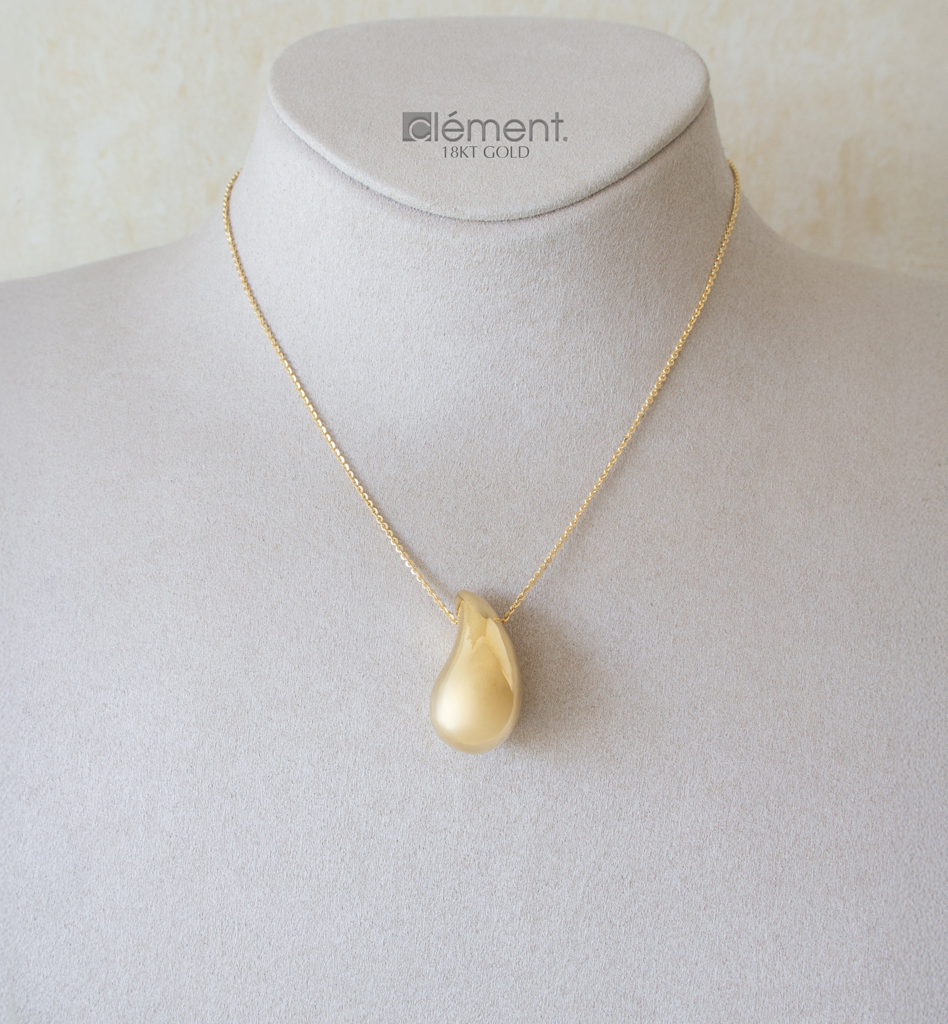 18ct Yellow Gold Large Drop Design Pendant Necklace