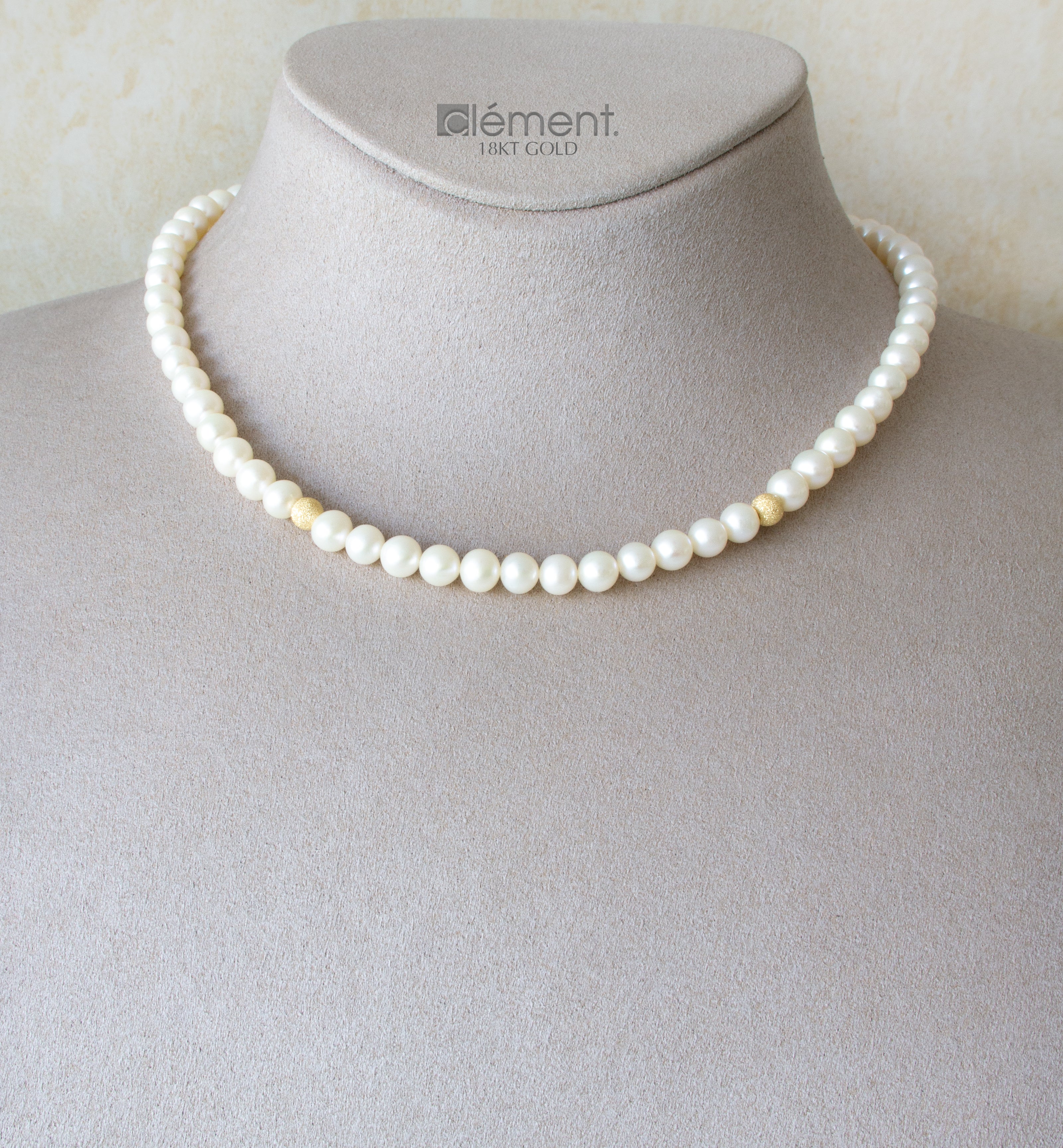 FW Cultured Pearl Necklace with 18ct Gold Inserts