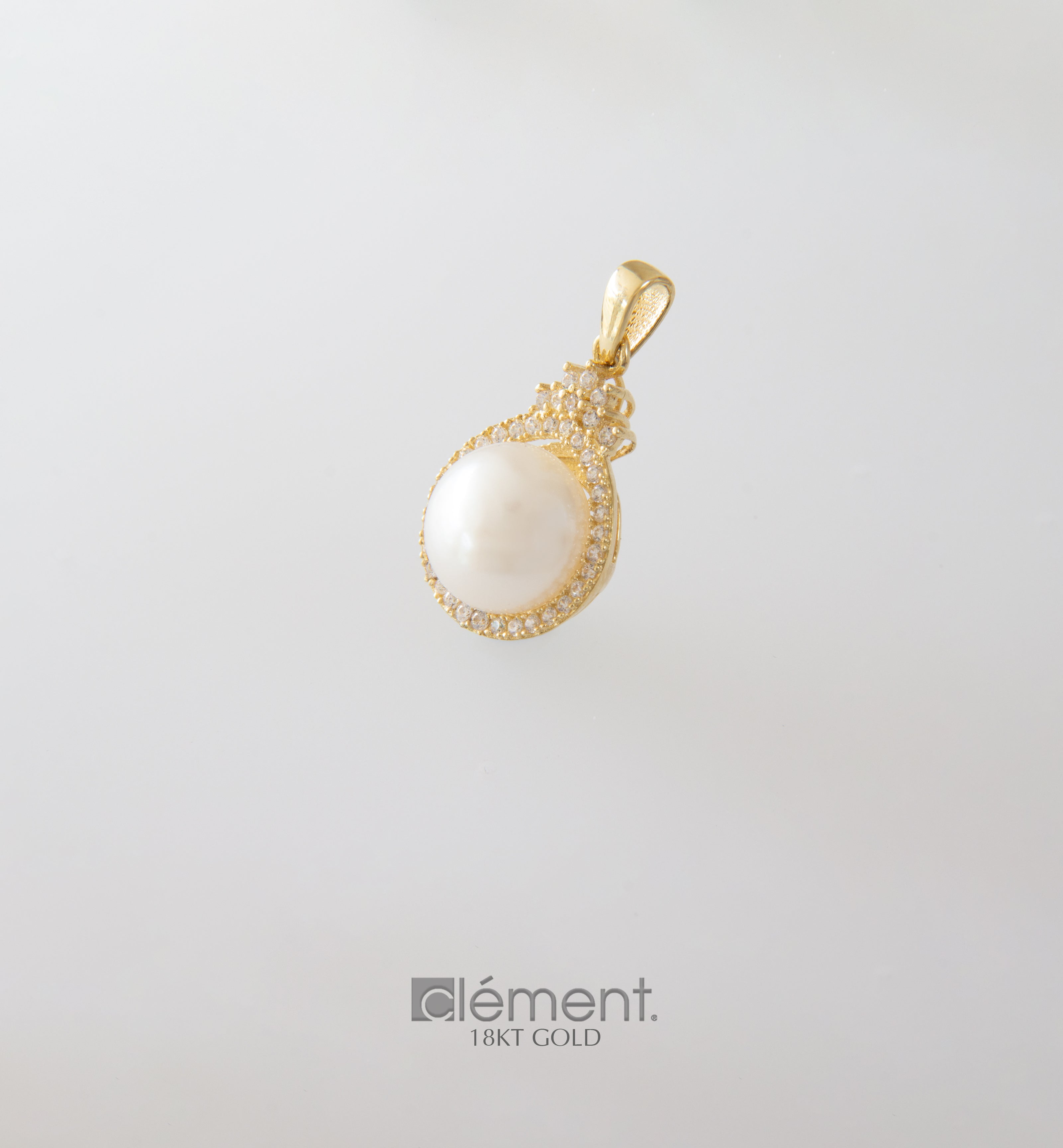 18ct Yellow Gold Pearl Pendant with CZ Stones