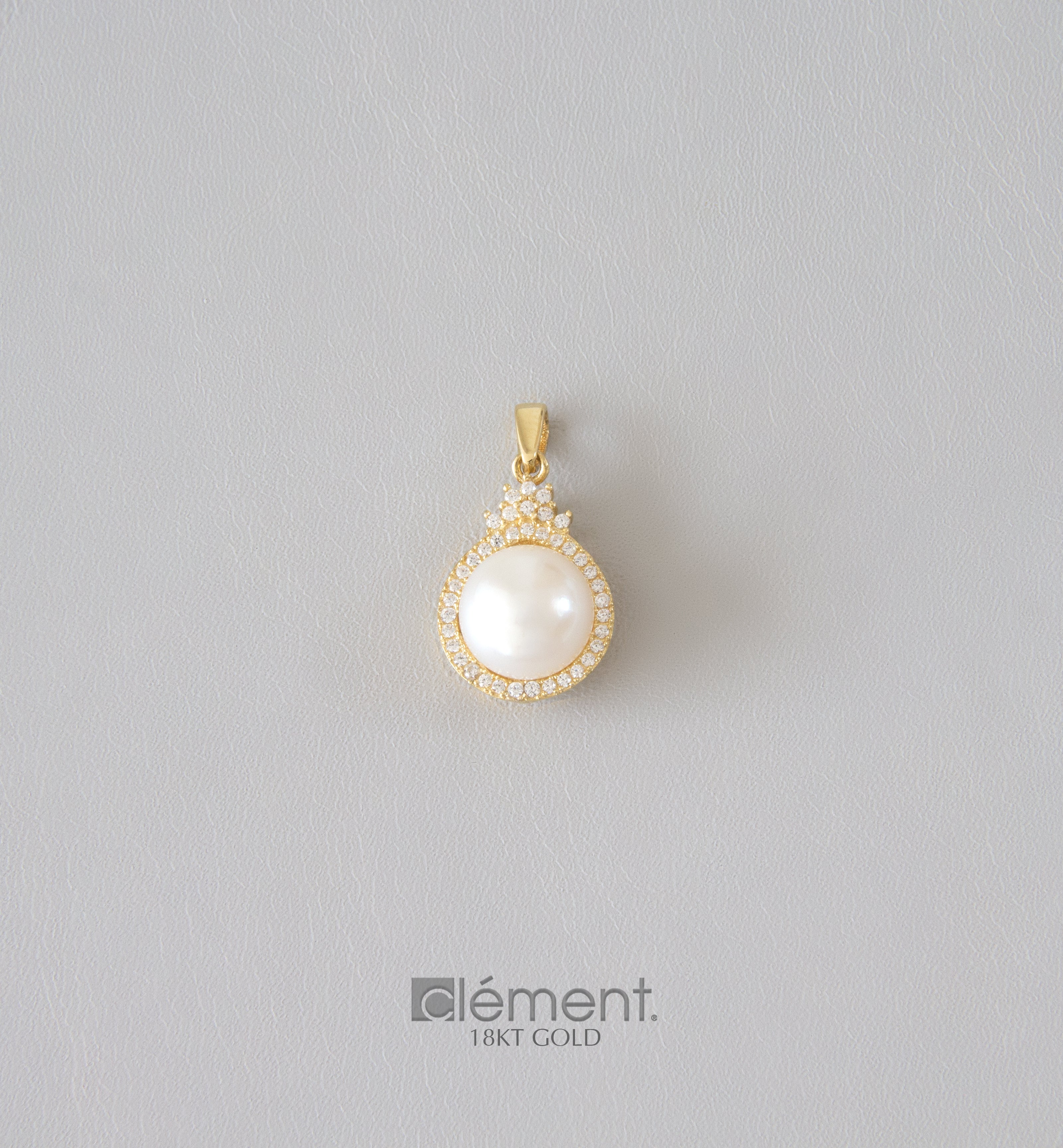 18ct Yellow Gold Pearl Pendant with CZ Stones