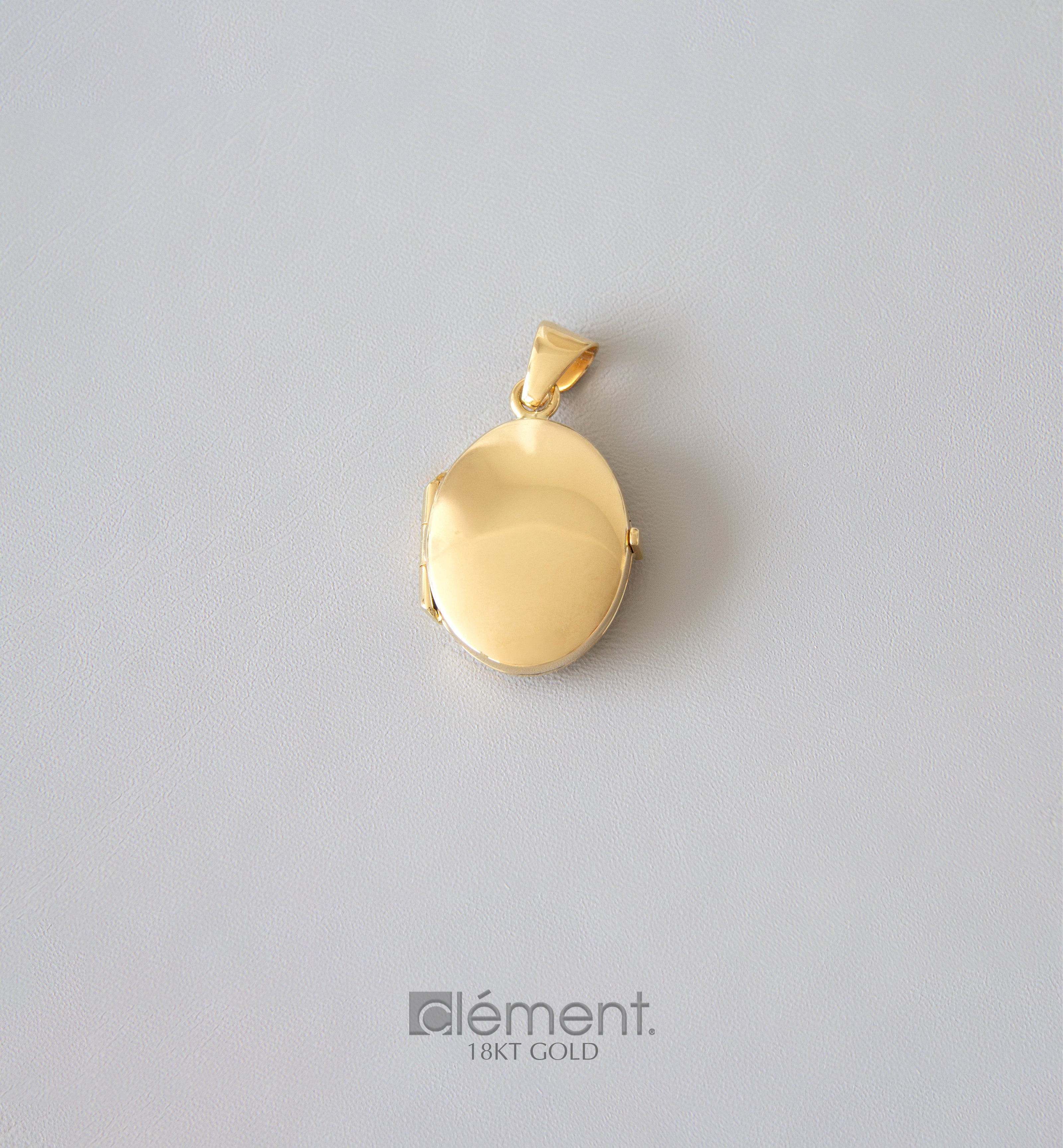 18ct Yellow Gold Oval Locket