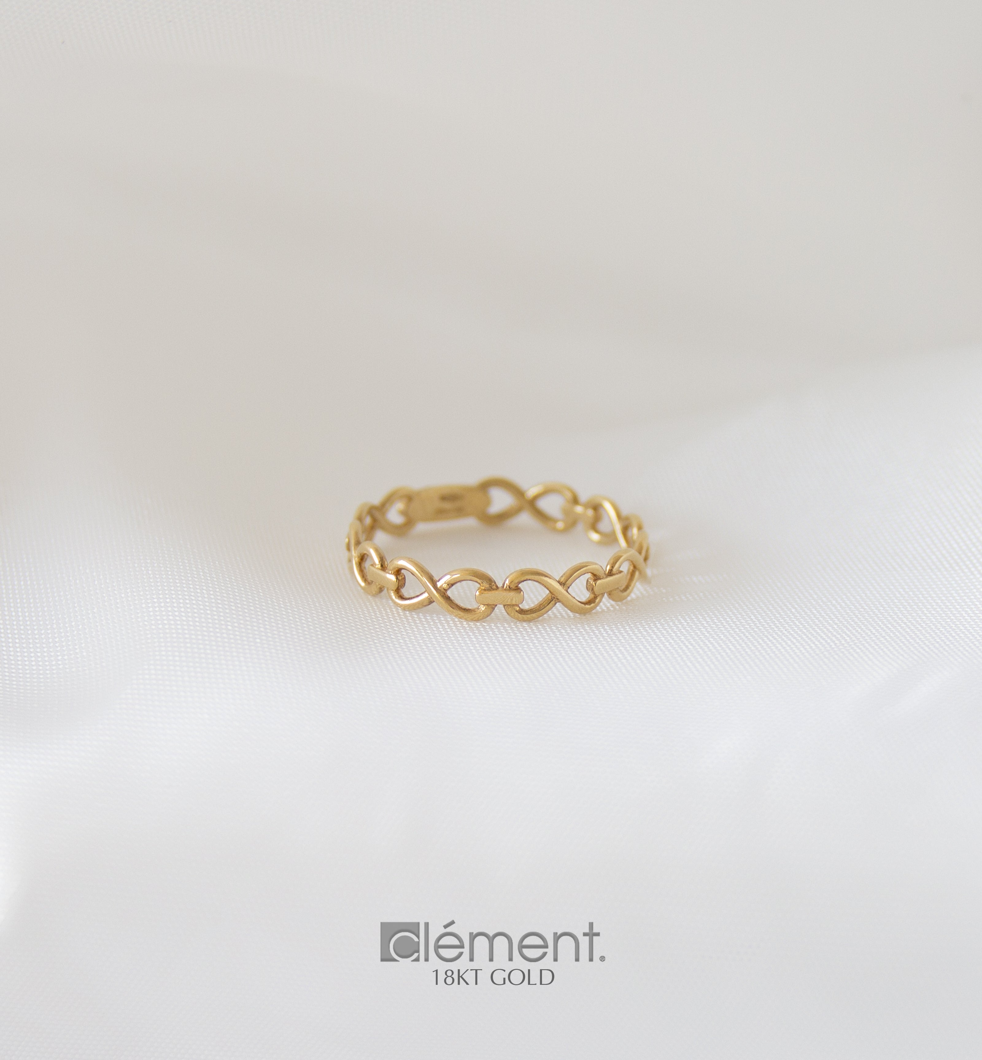 18ct Yellow Gold Infinity Design Ring