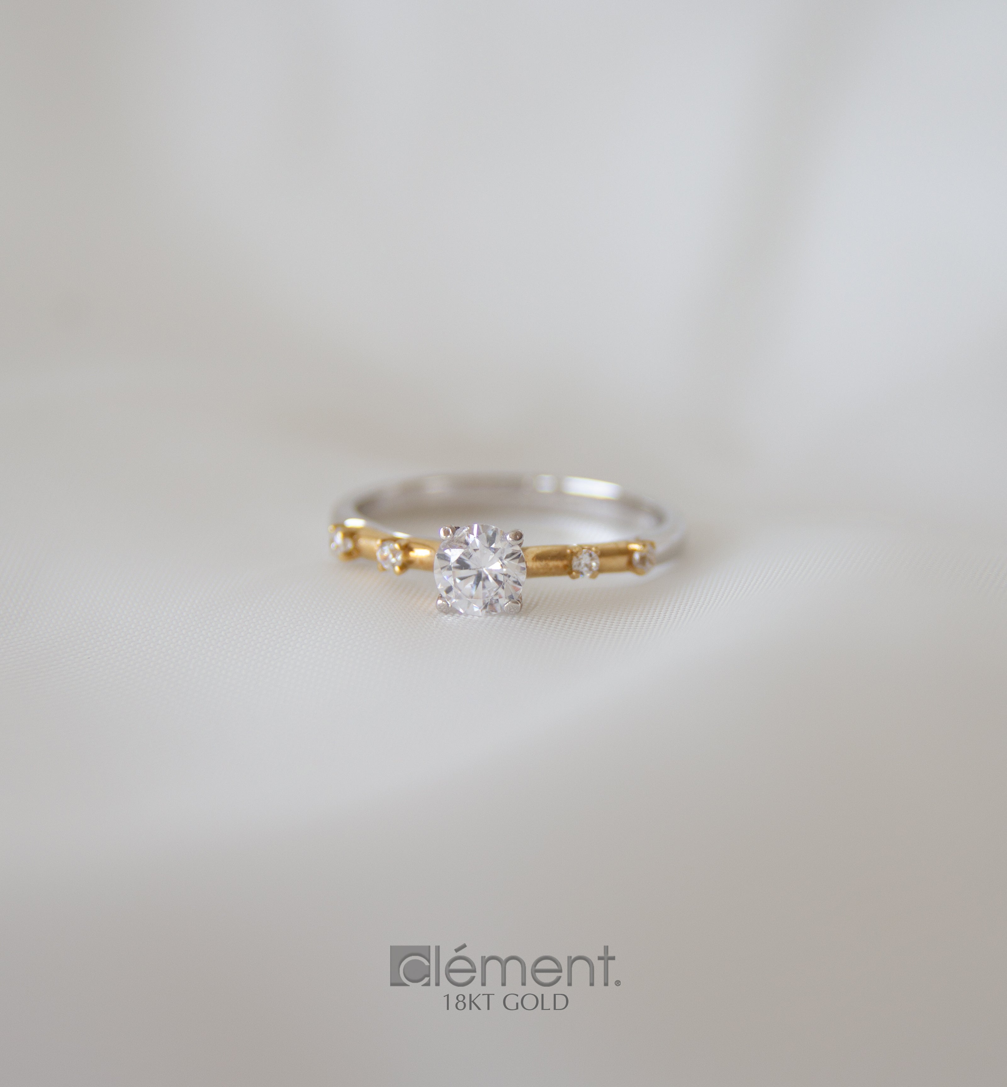 18ct Gold Solitaire Ring